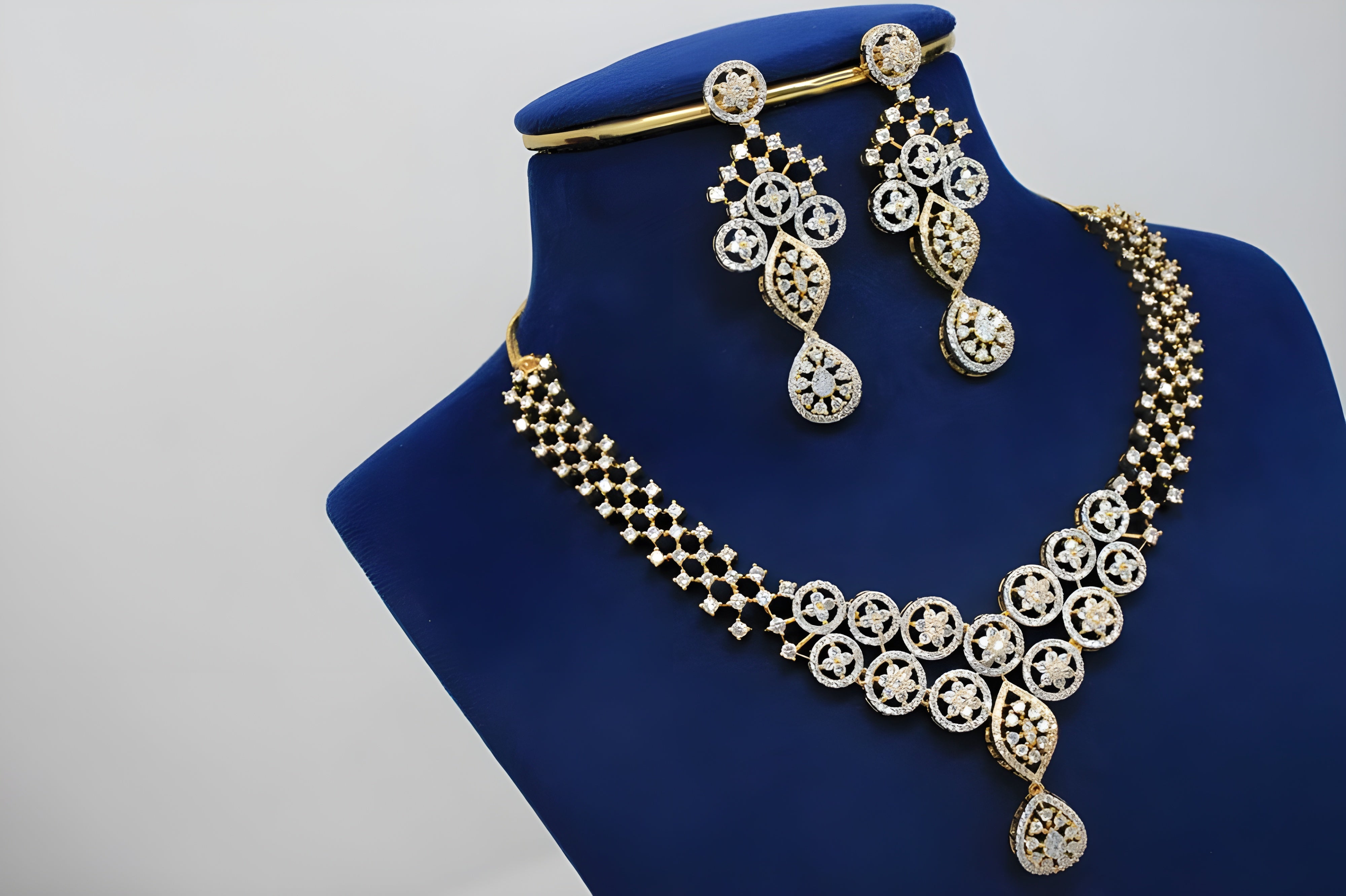 Golden Starry Sparkle Necklace Set