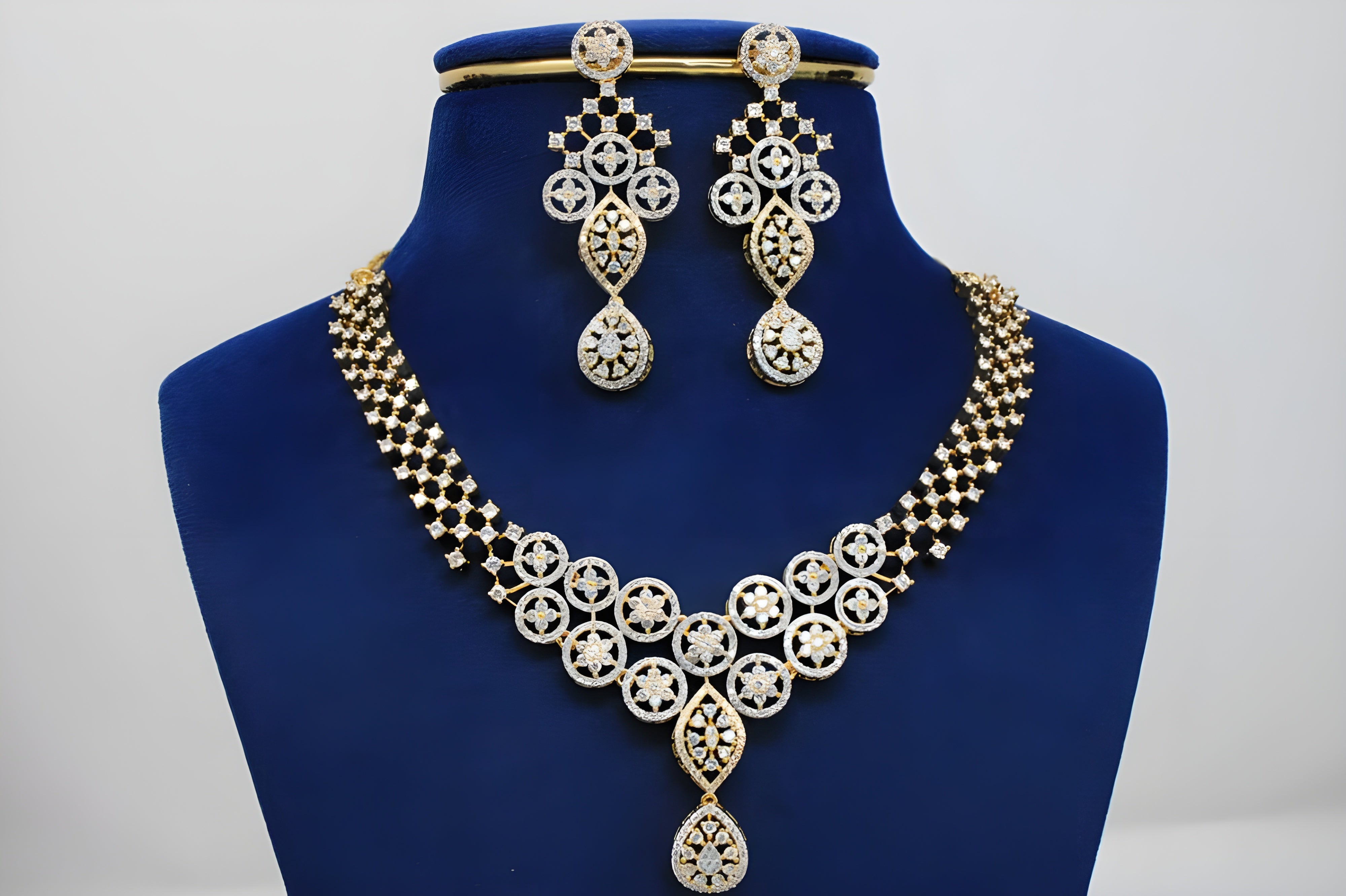 Golden Starry Sparkle Necklace Set