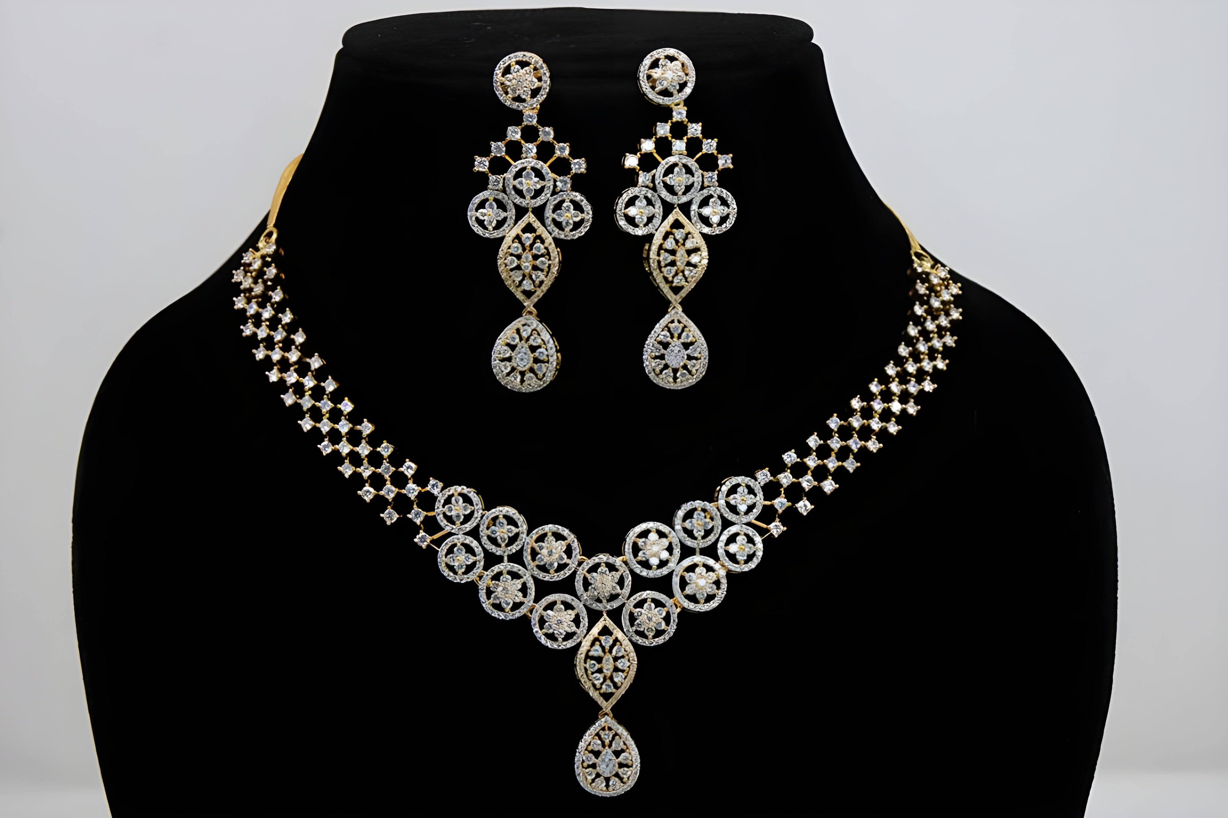 Golden Starry Sparkle Necklace Set