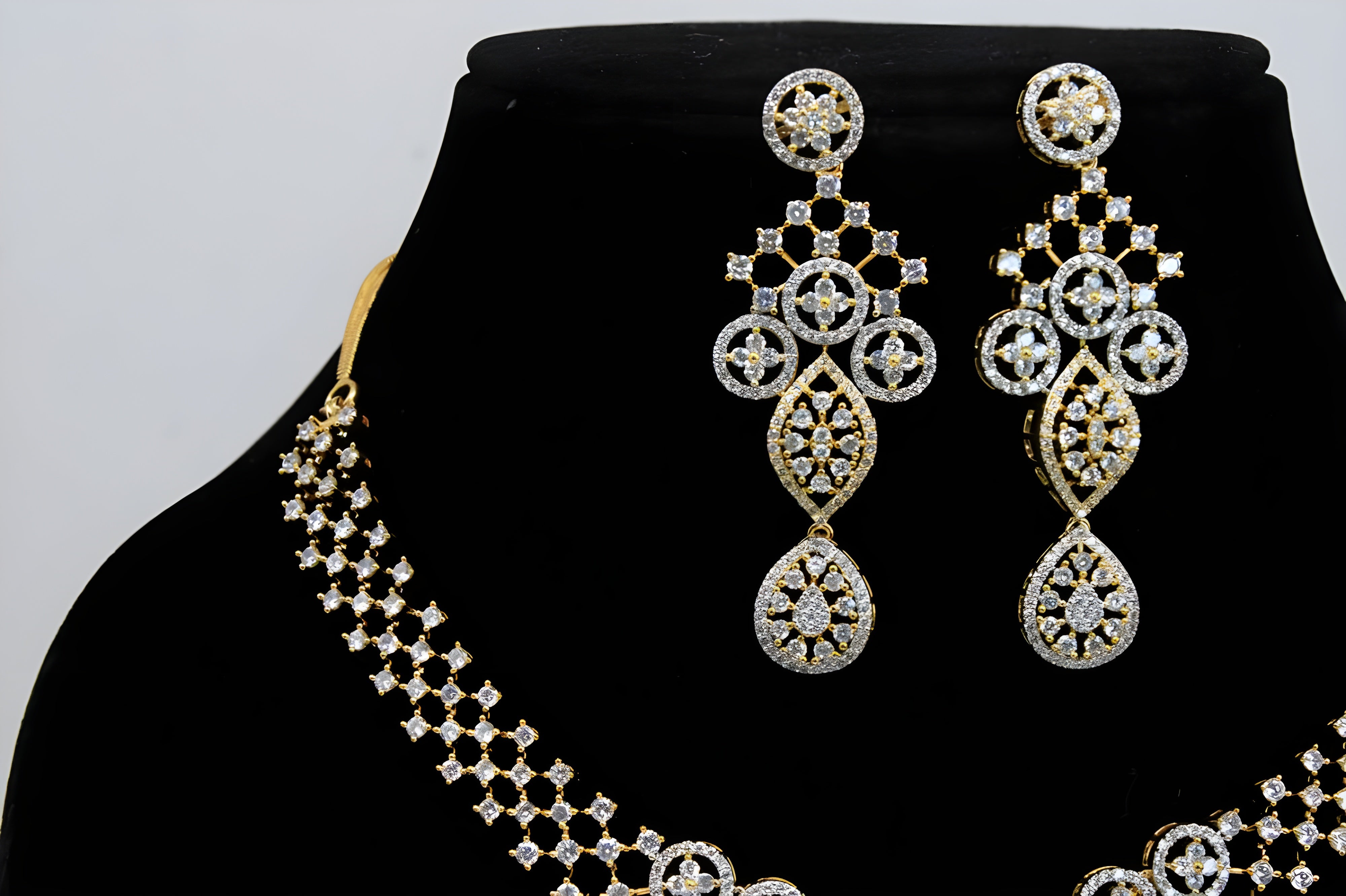 Golden Starry Sparkle Necklace Set