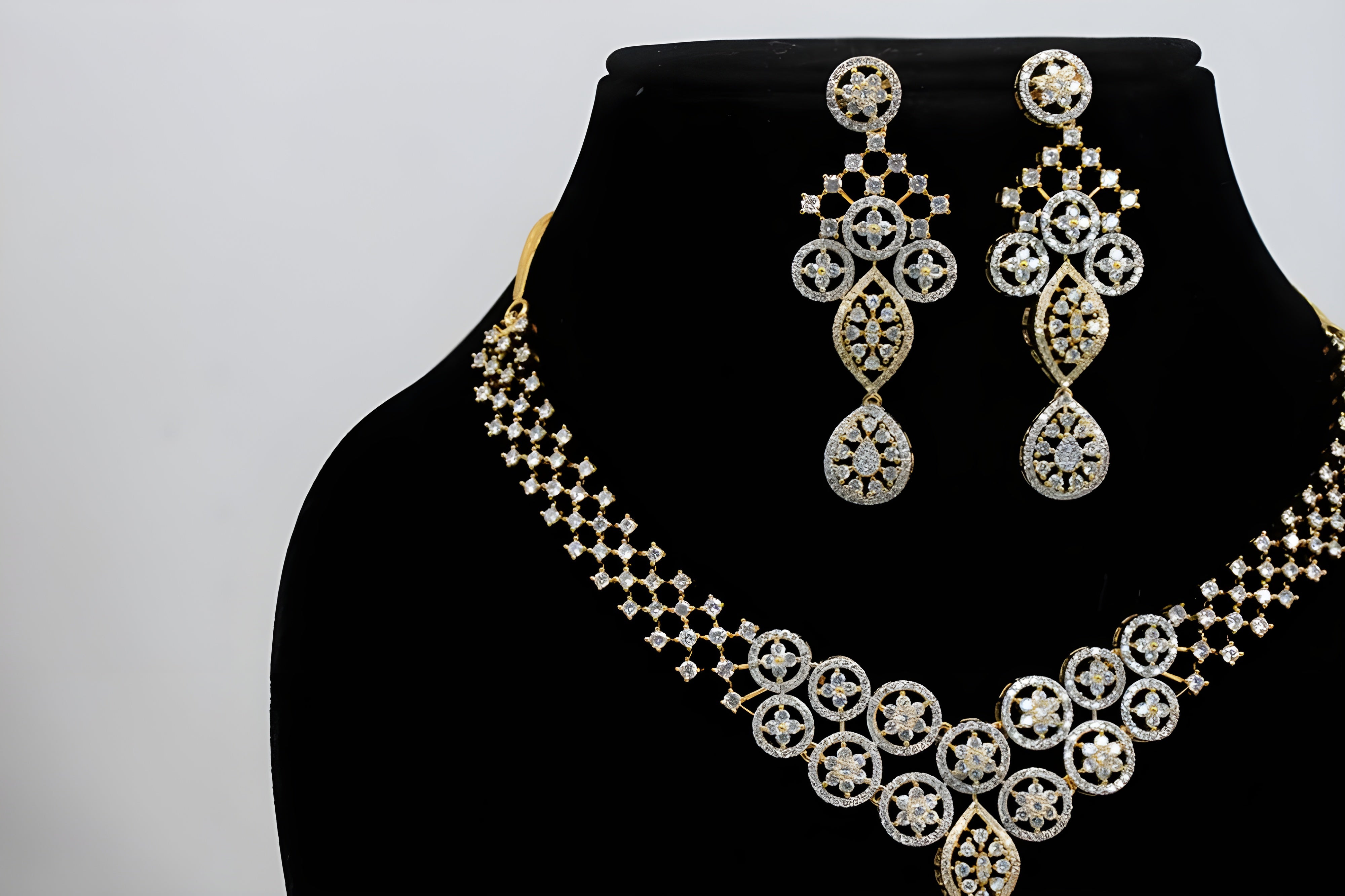 Golden Starry Sparkle Necklace Set