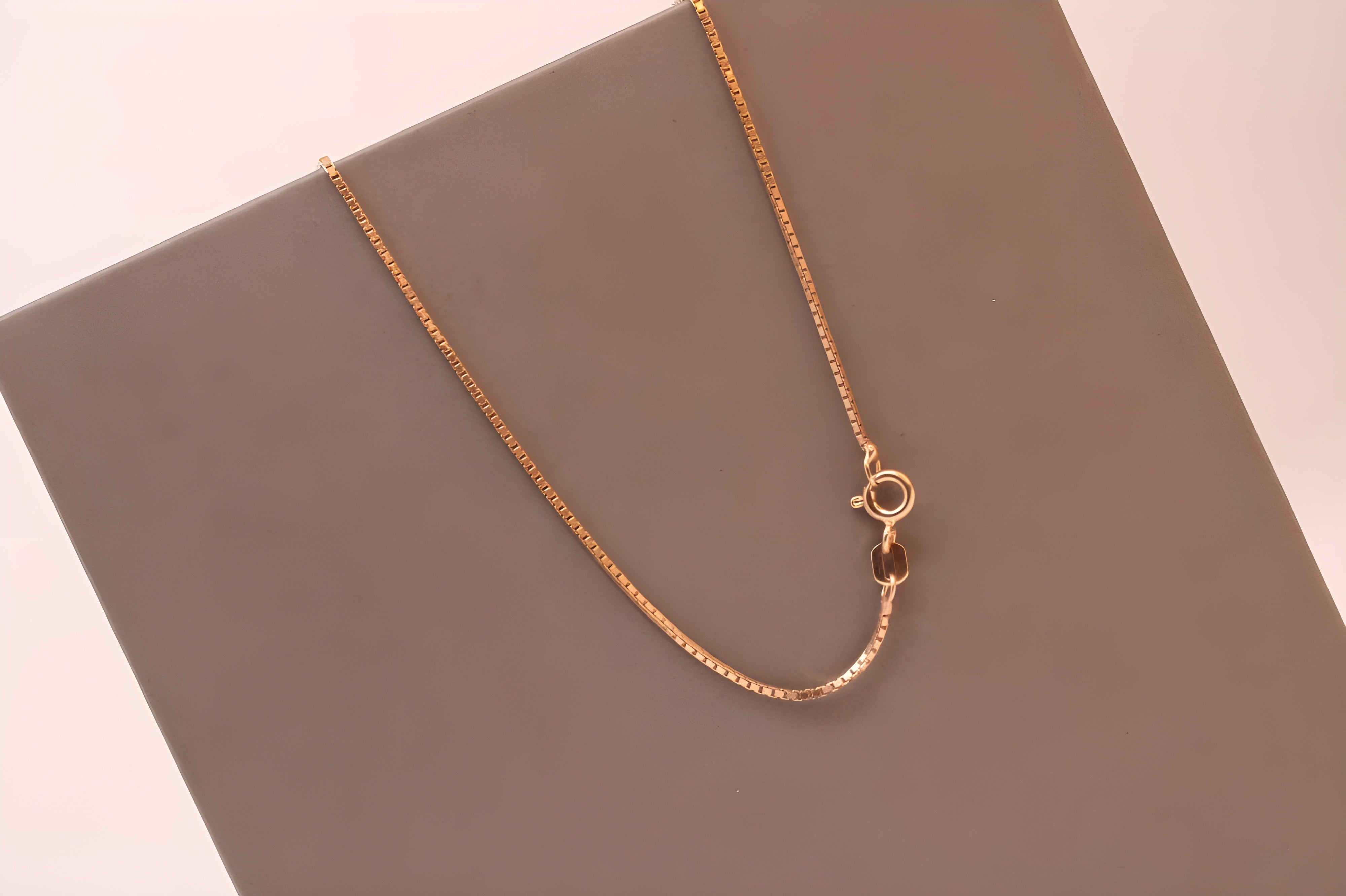 Chic Box Rose Chain