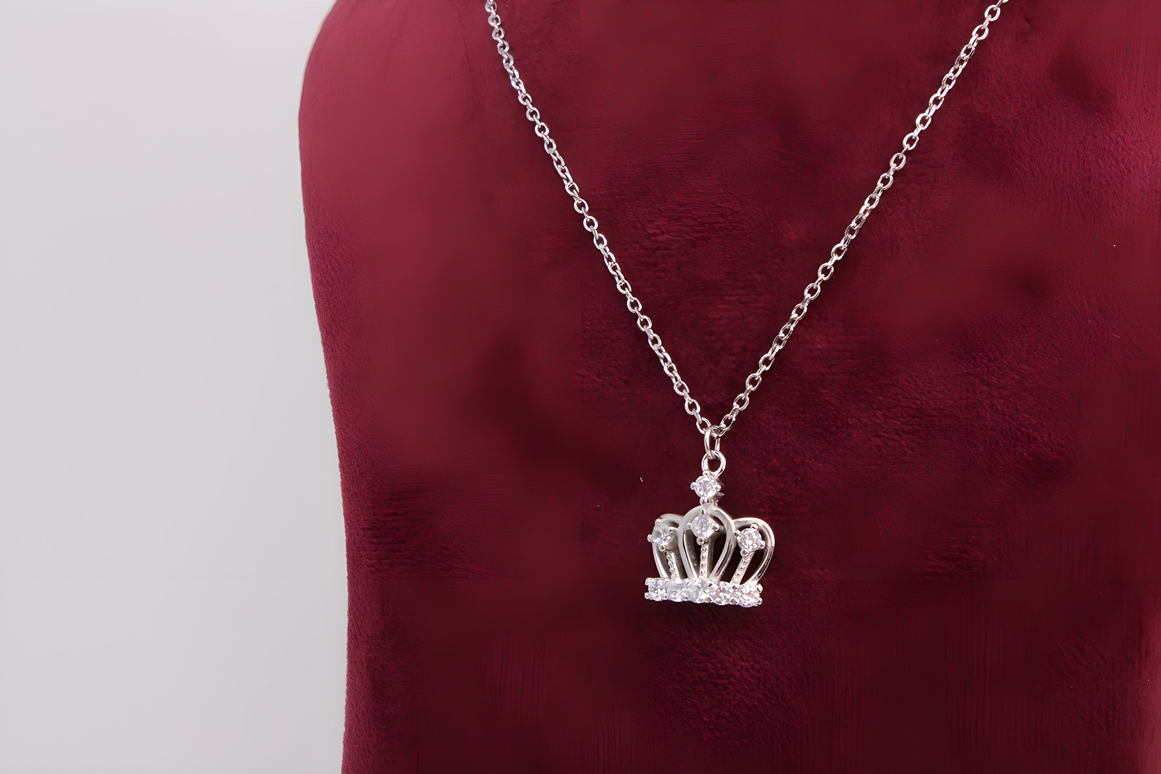 Royal Crown 92.5 Sterling Silver VeeLux Premium Pendant