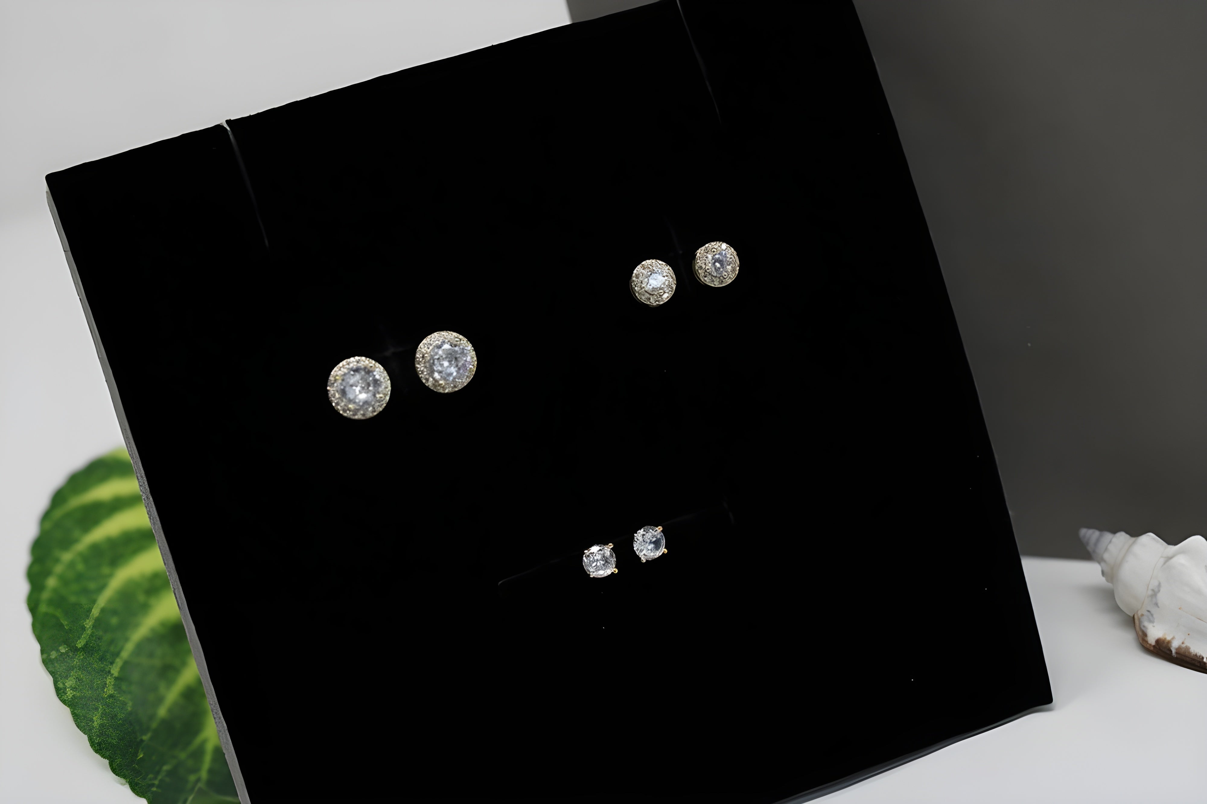 Duo Guli Triple Pearl Earrings Set