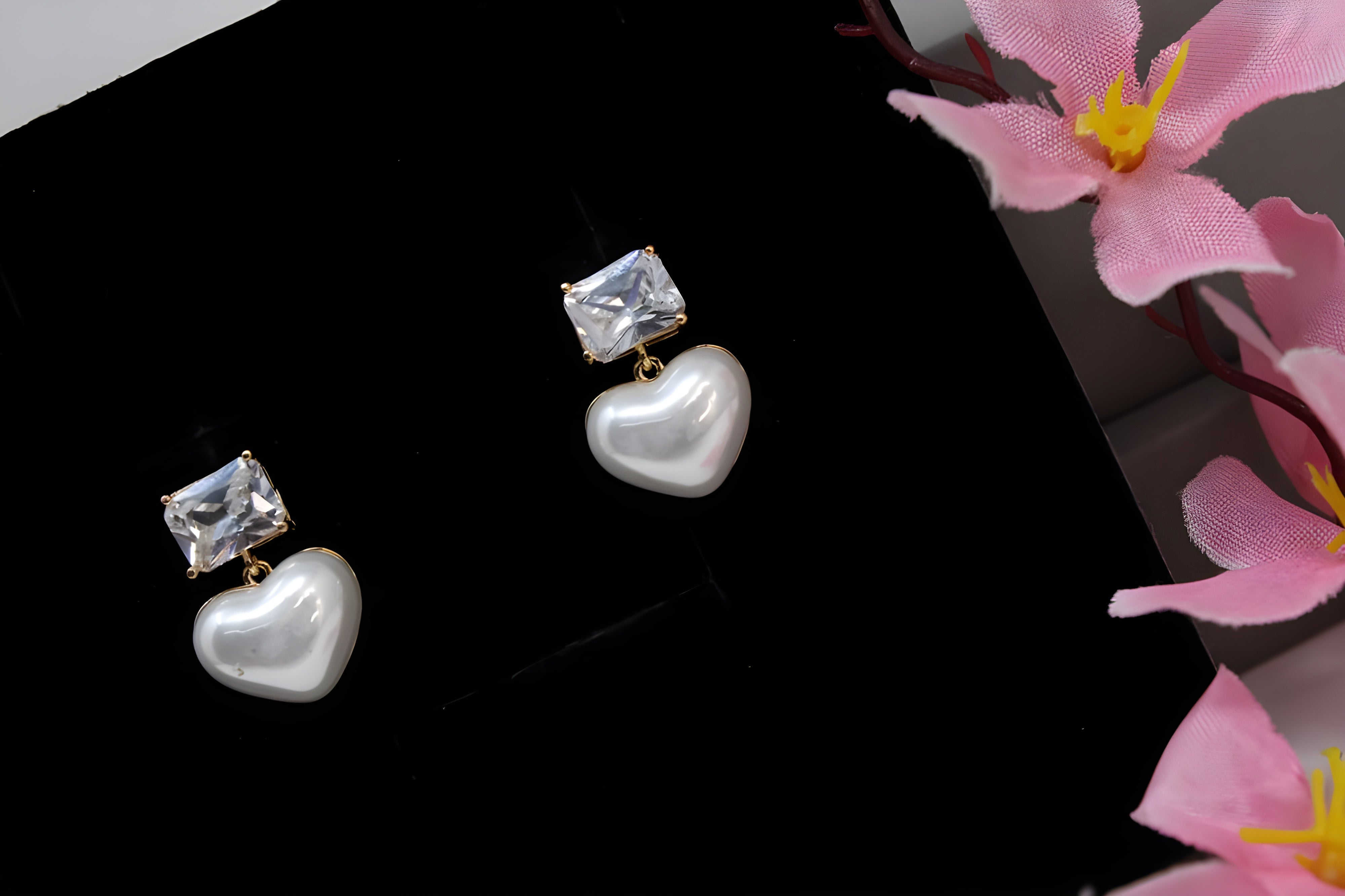 Sparkling Affection: Pearl and Crystal Heart Earrings