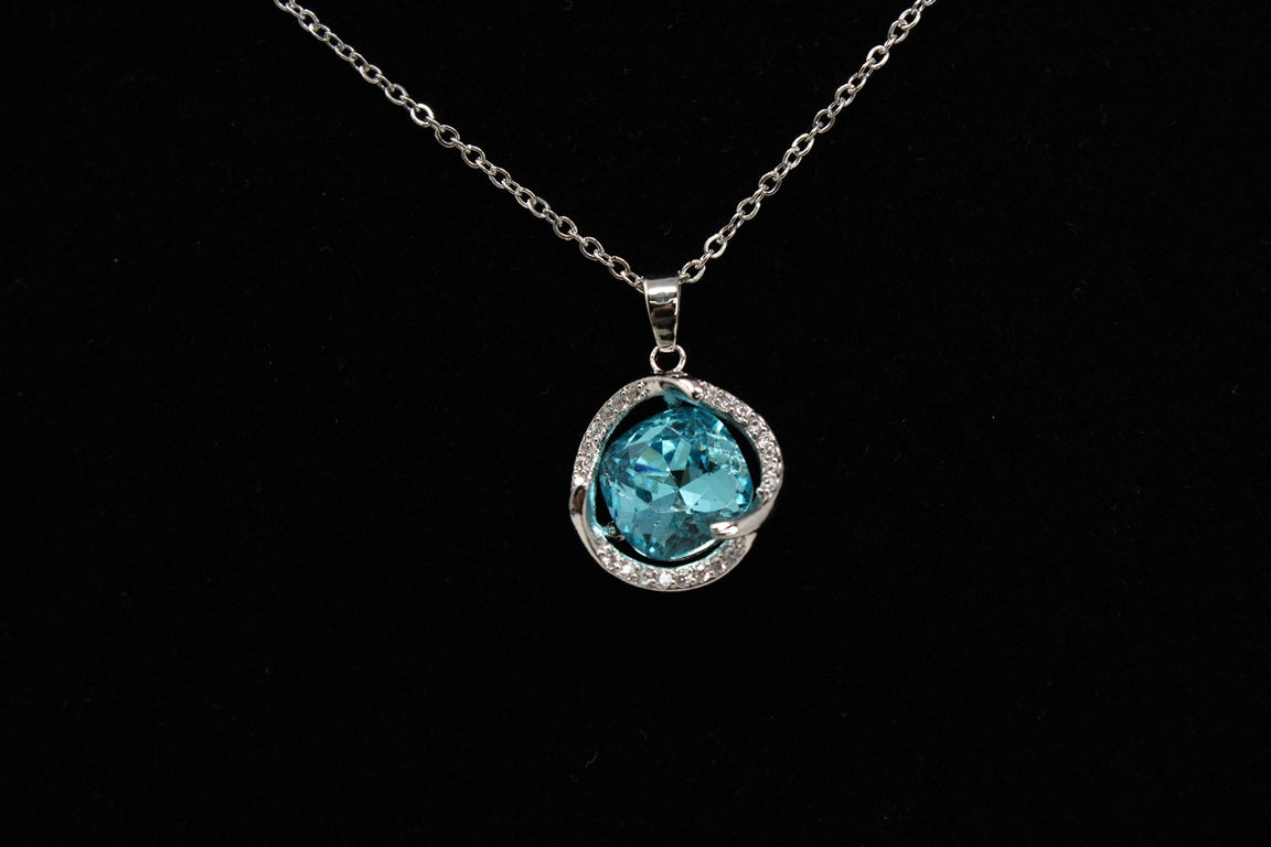 Enchanting Blue Crystal Pendant Set