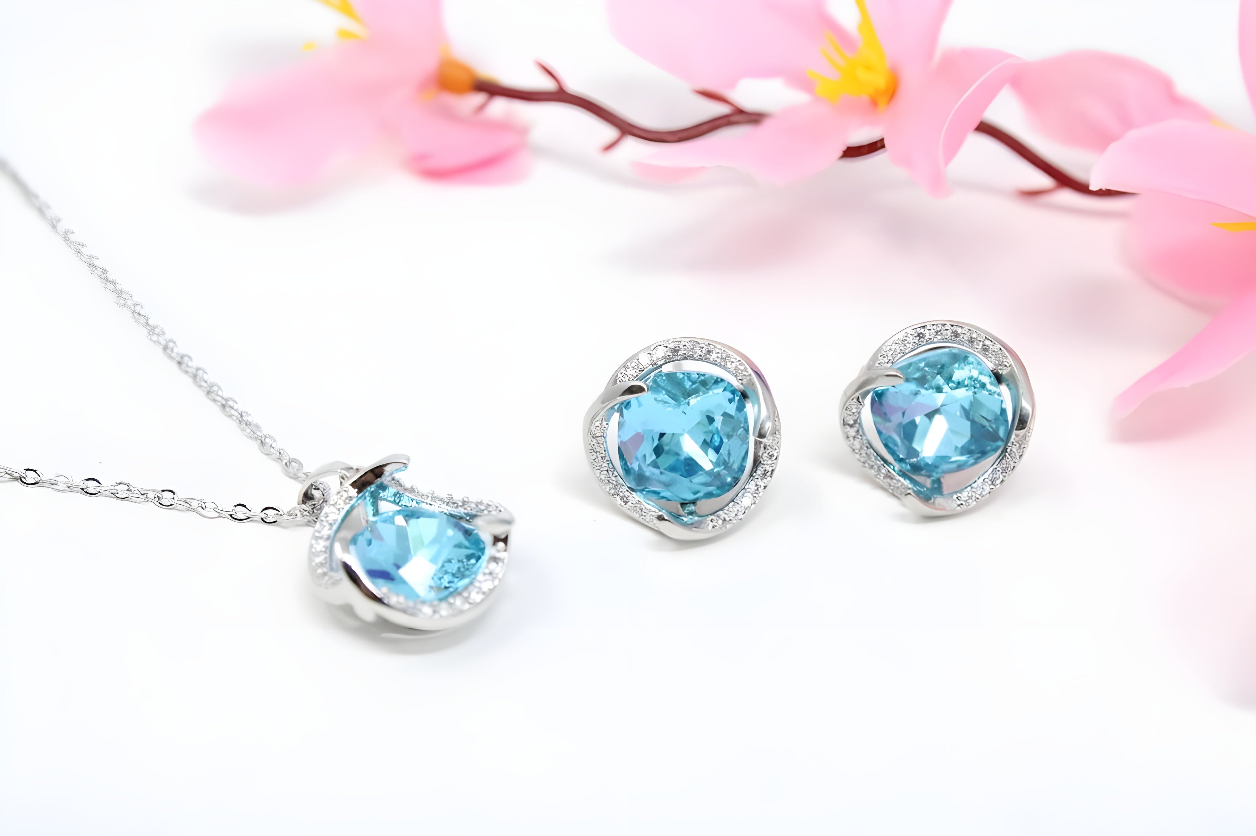 Enchanting Blue Crystal Pendant Set