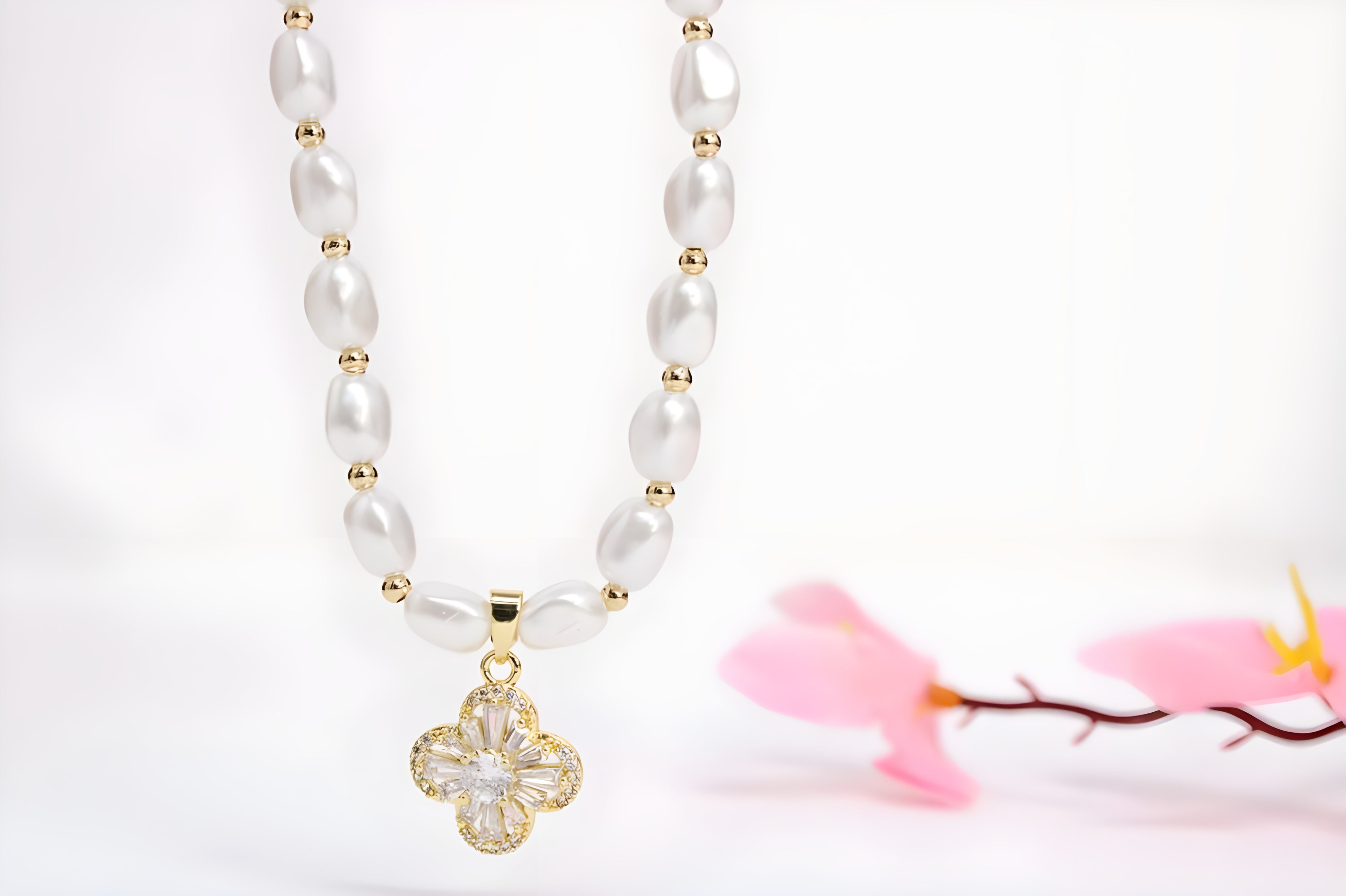 Lucky Leaf Pearl Pendant Set