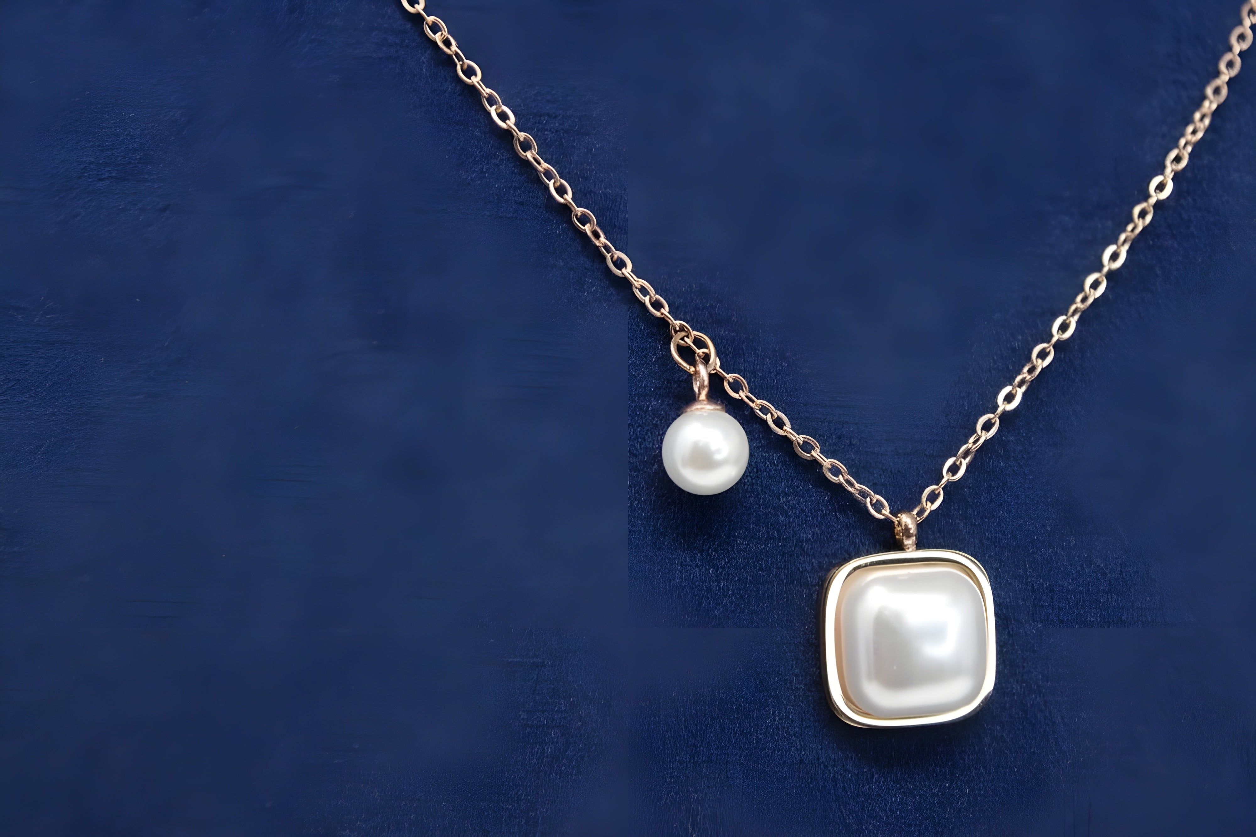 Golden Elegance Pearl Pendant Set