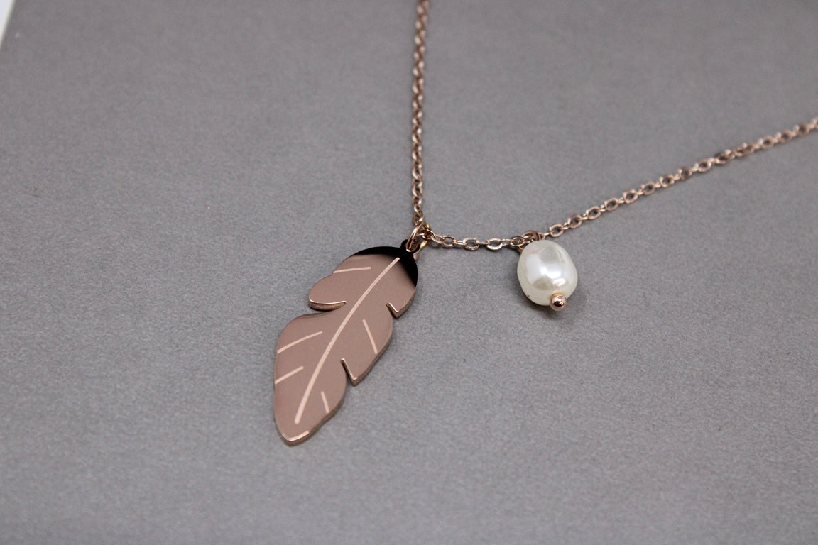 Golden Leaf Pearl Pendant Set