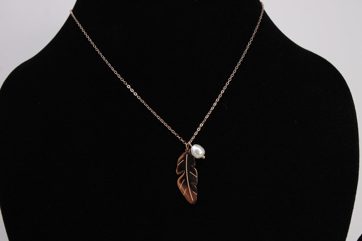 Golden Leaf Pearl Pendant Set