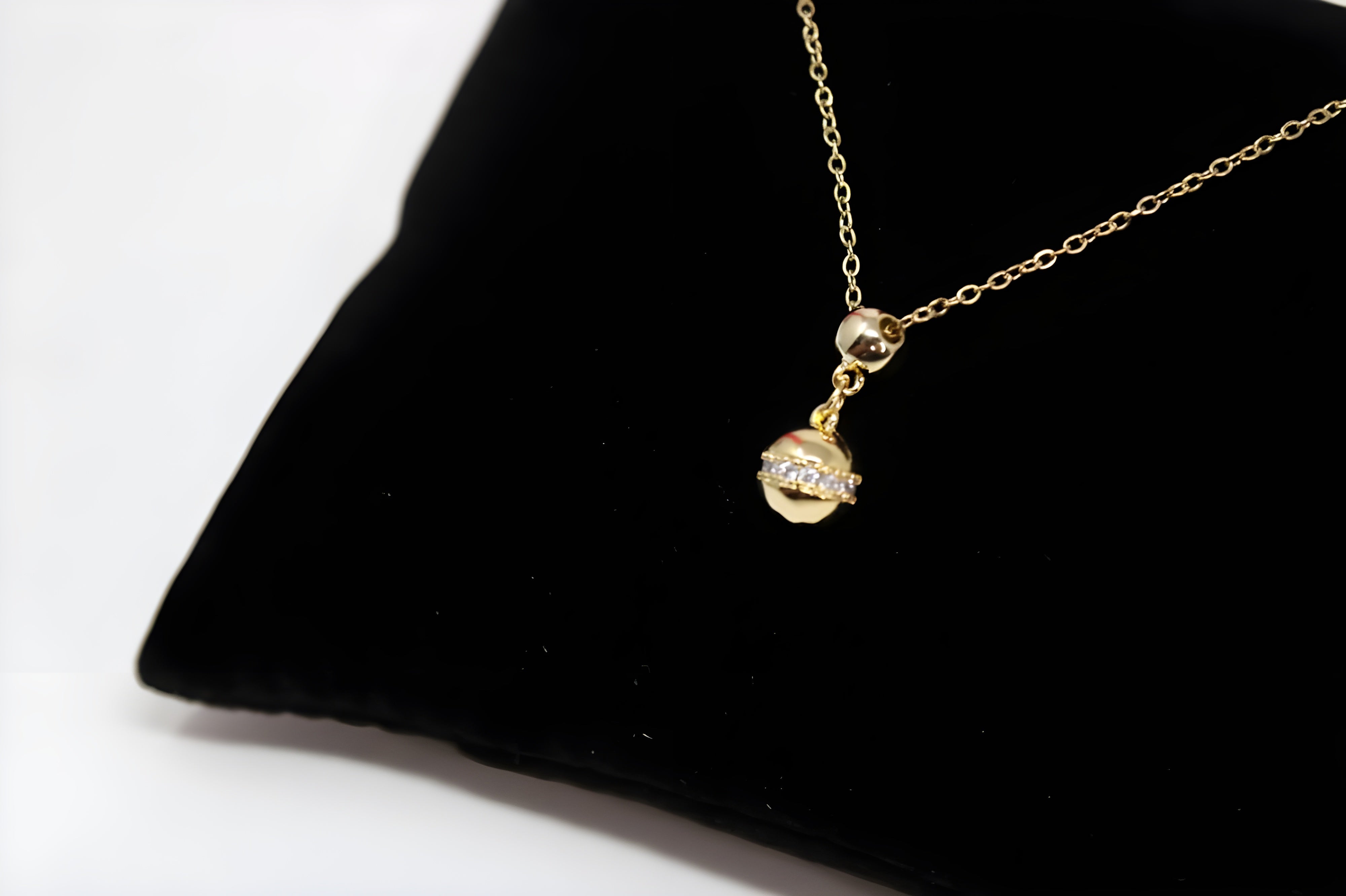 Pearl Radiance Pendant Set