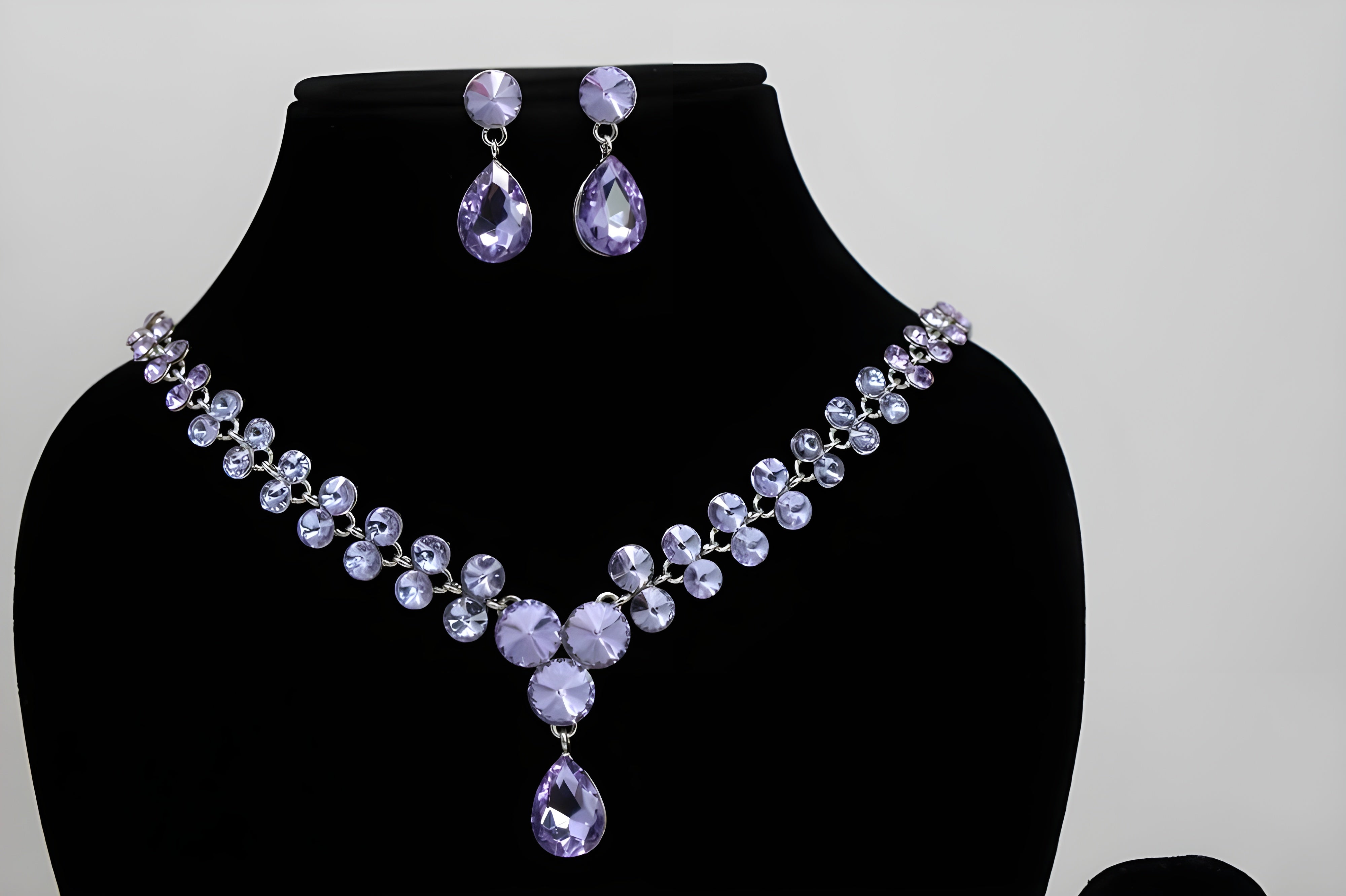 Enchanted Sparkle Drop Necklace Set