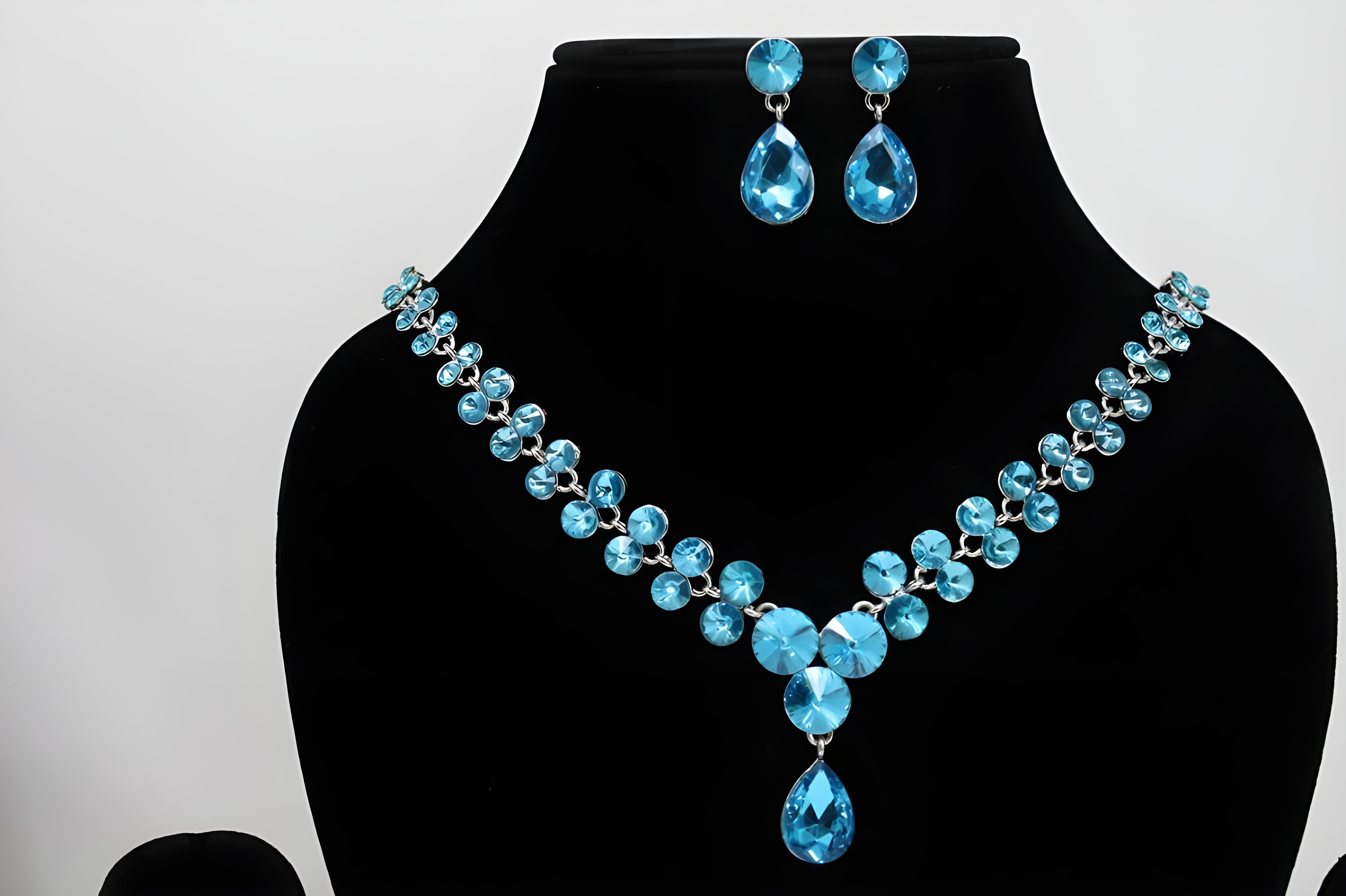 Enchanted Sparkle Drop Necklace Set