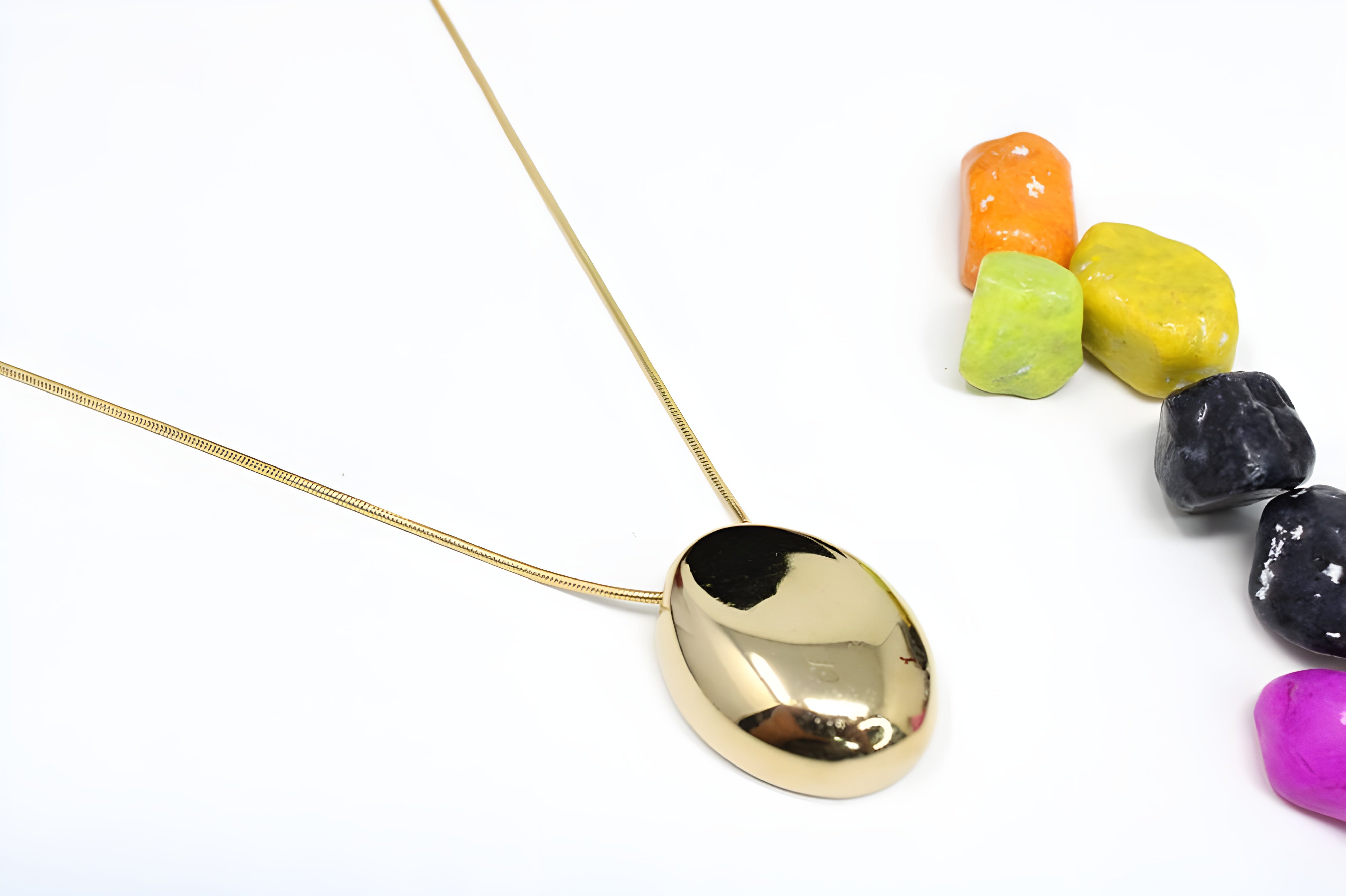 Golden Shine Oval Necklace