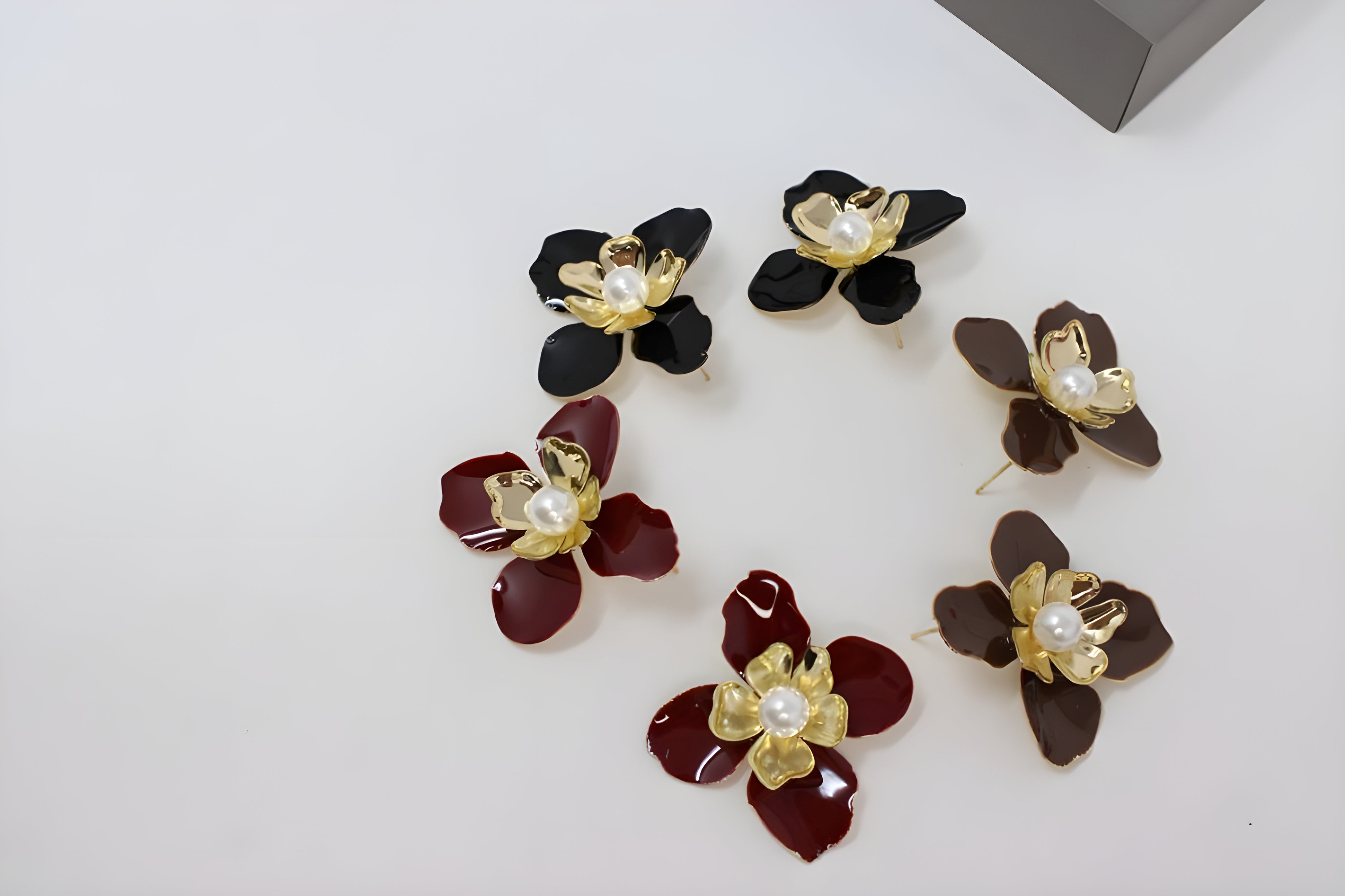 Exquisite Black Orchid Pearl Earrings with Gold Highlights