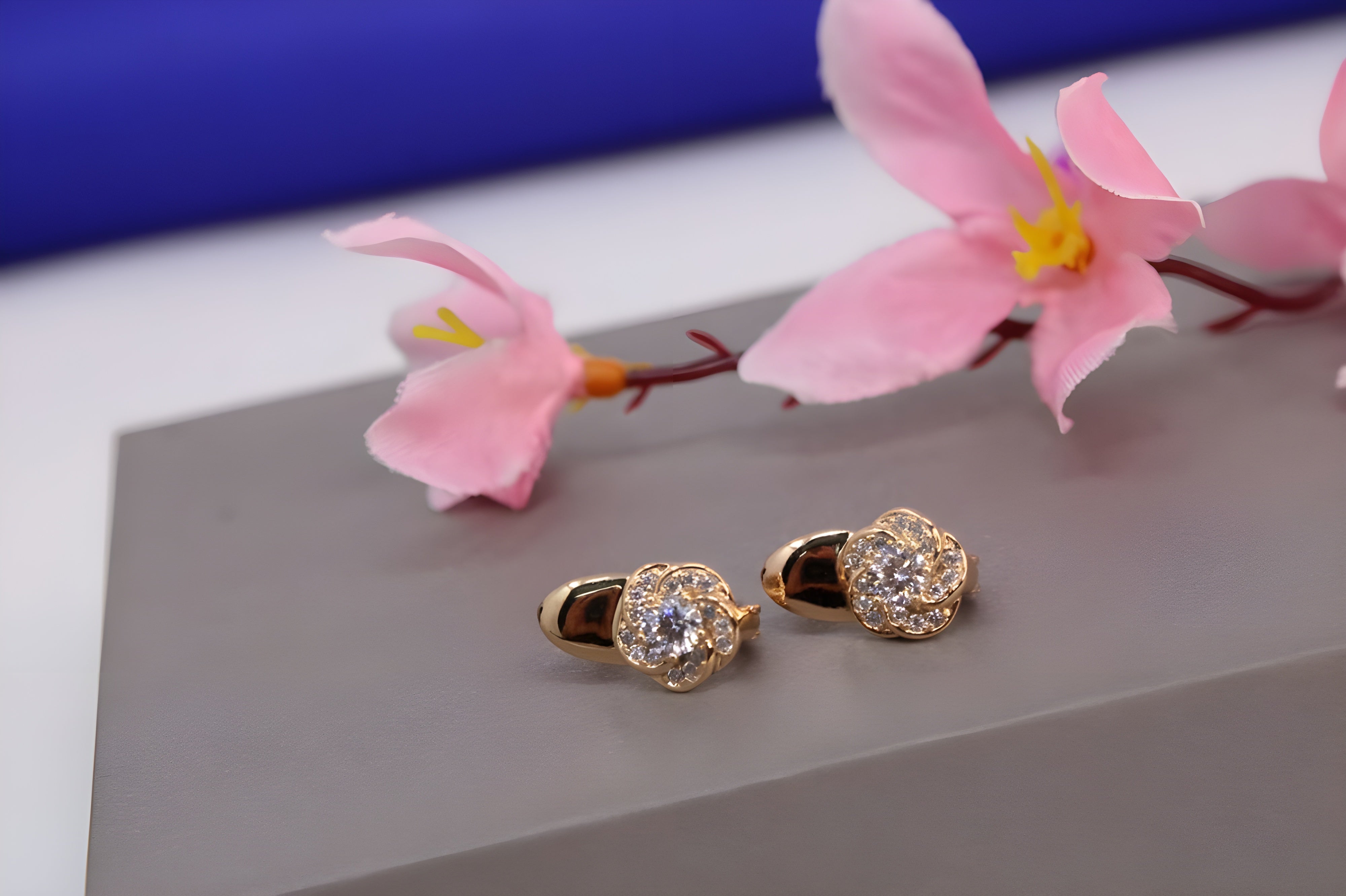 Golden Sunburst Dewdrop Diamond Earrings