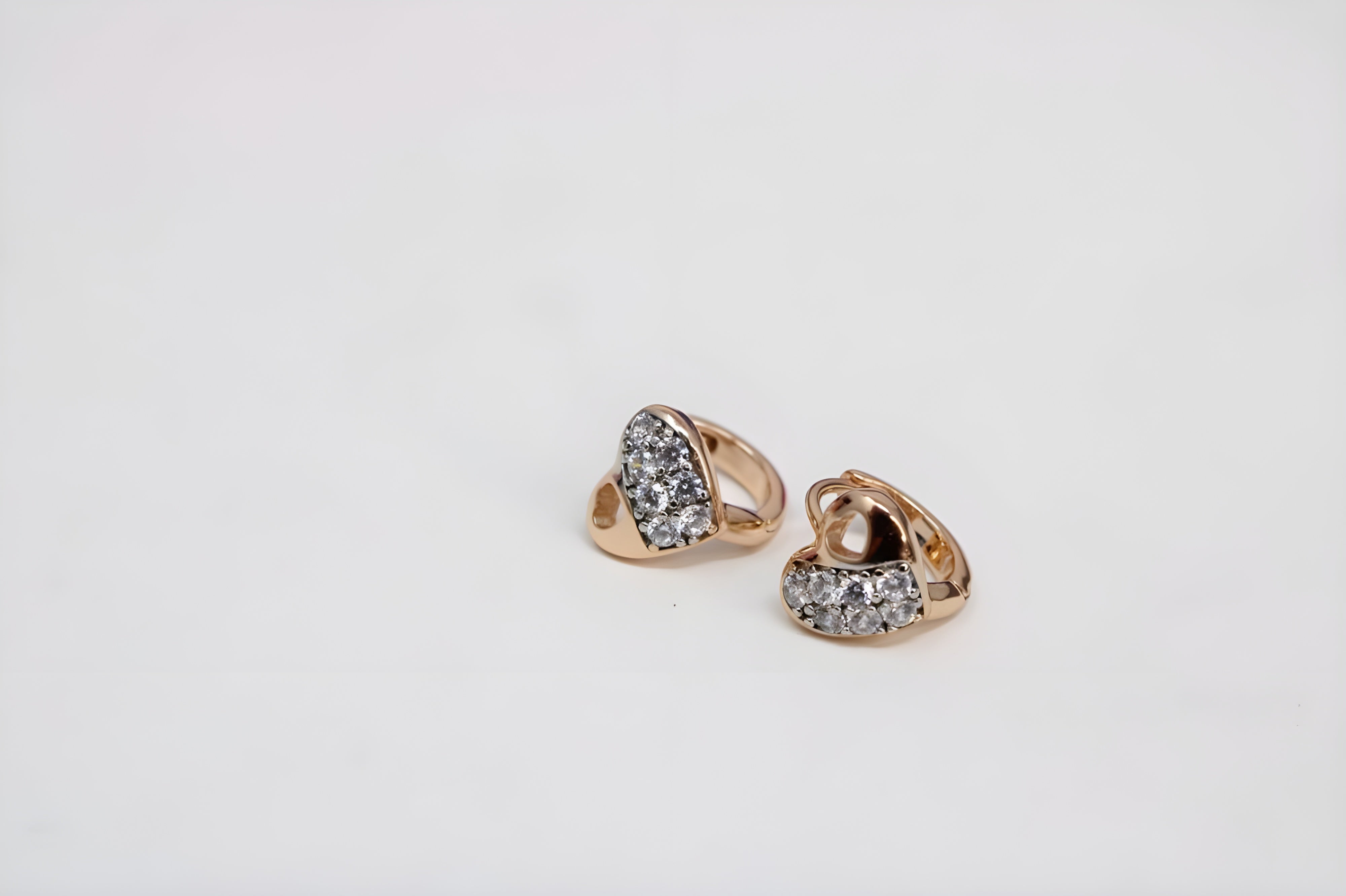 Golden Amore Heart Ear Studs