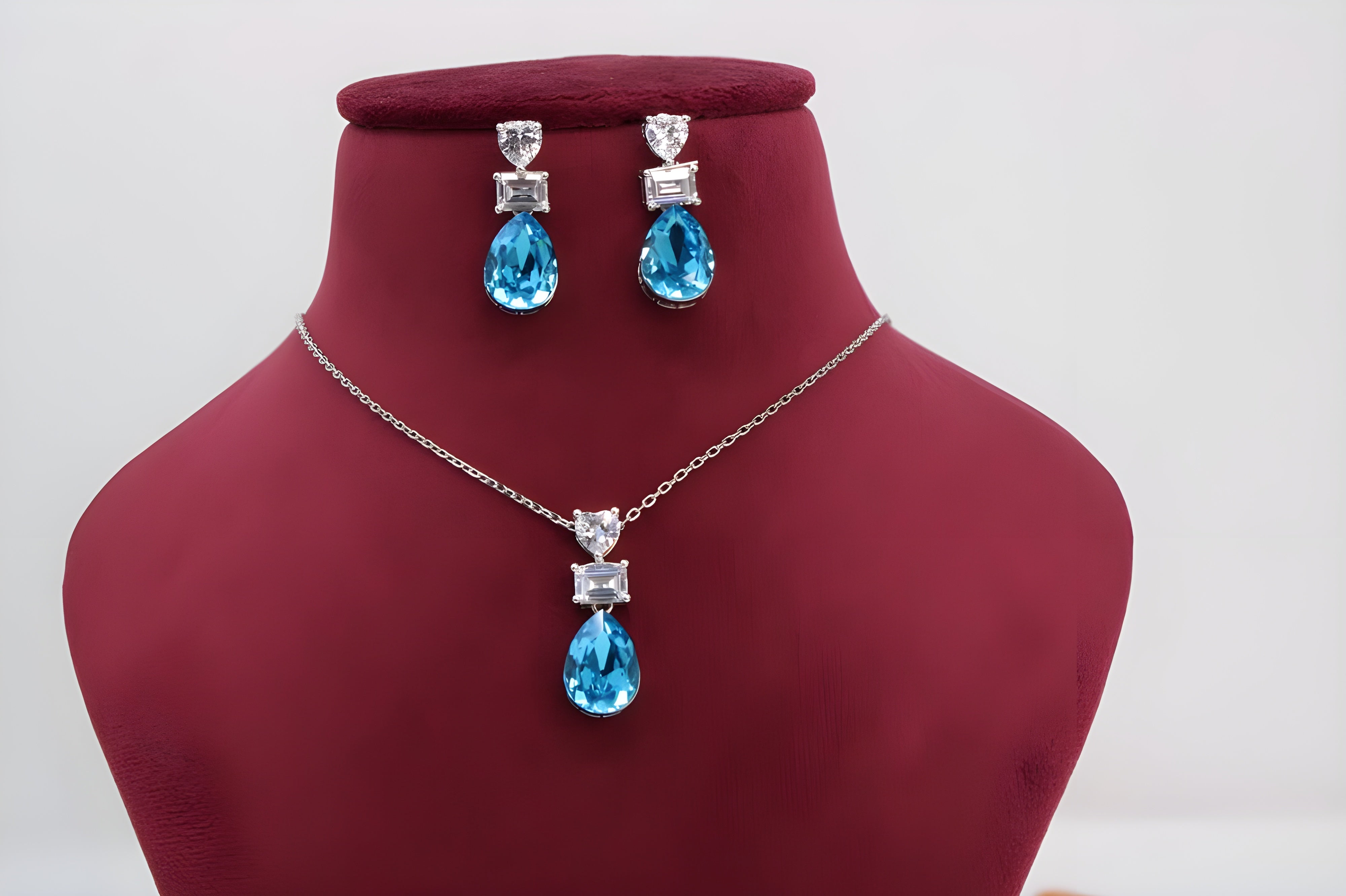 Ocean Elegance Blue Crystal Pendant Set