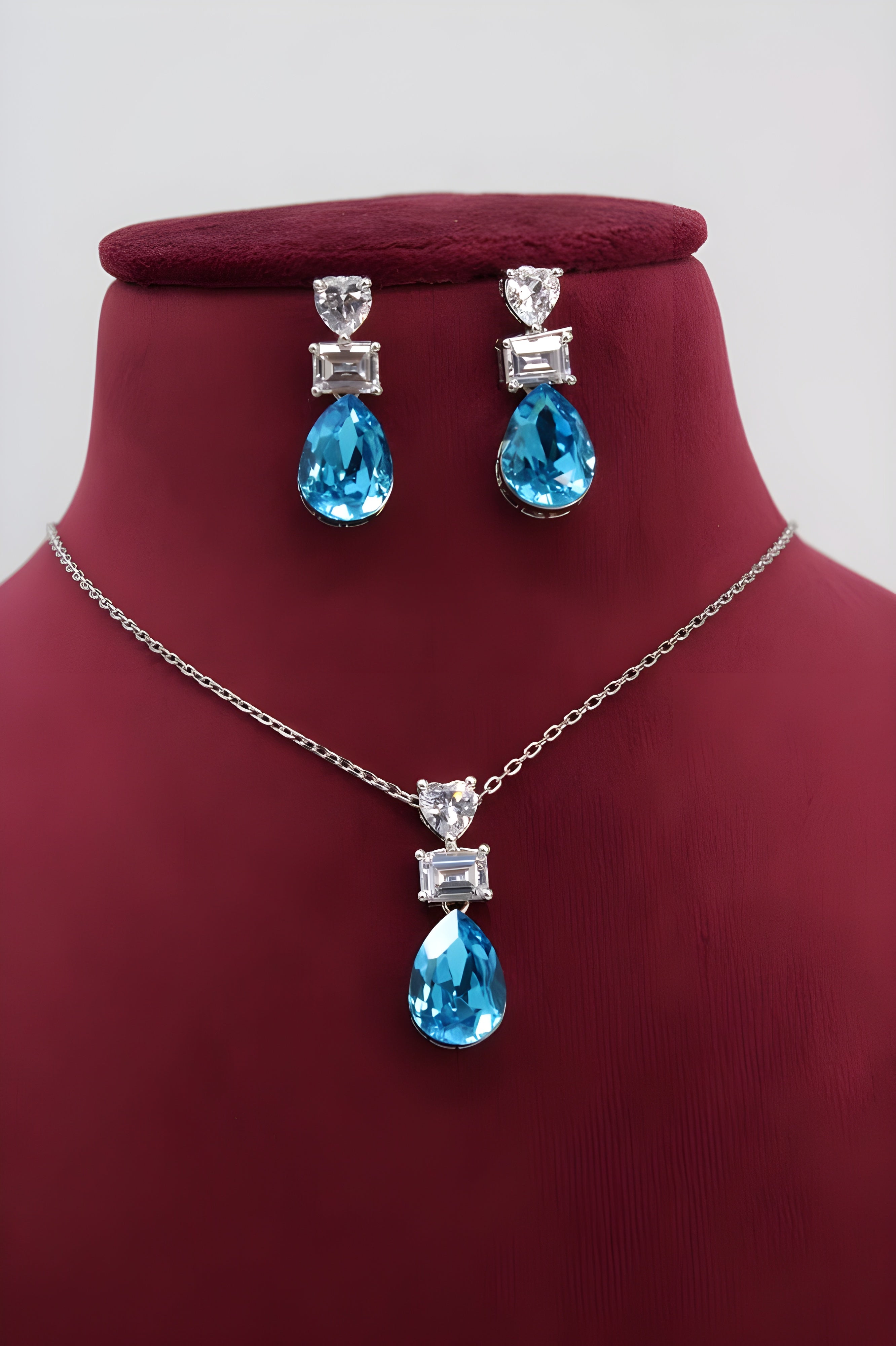 Ocean Elegance Blue Crystal Pendant Set