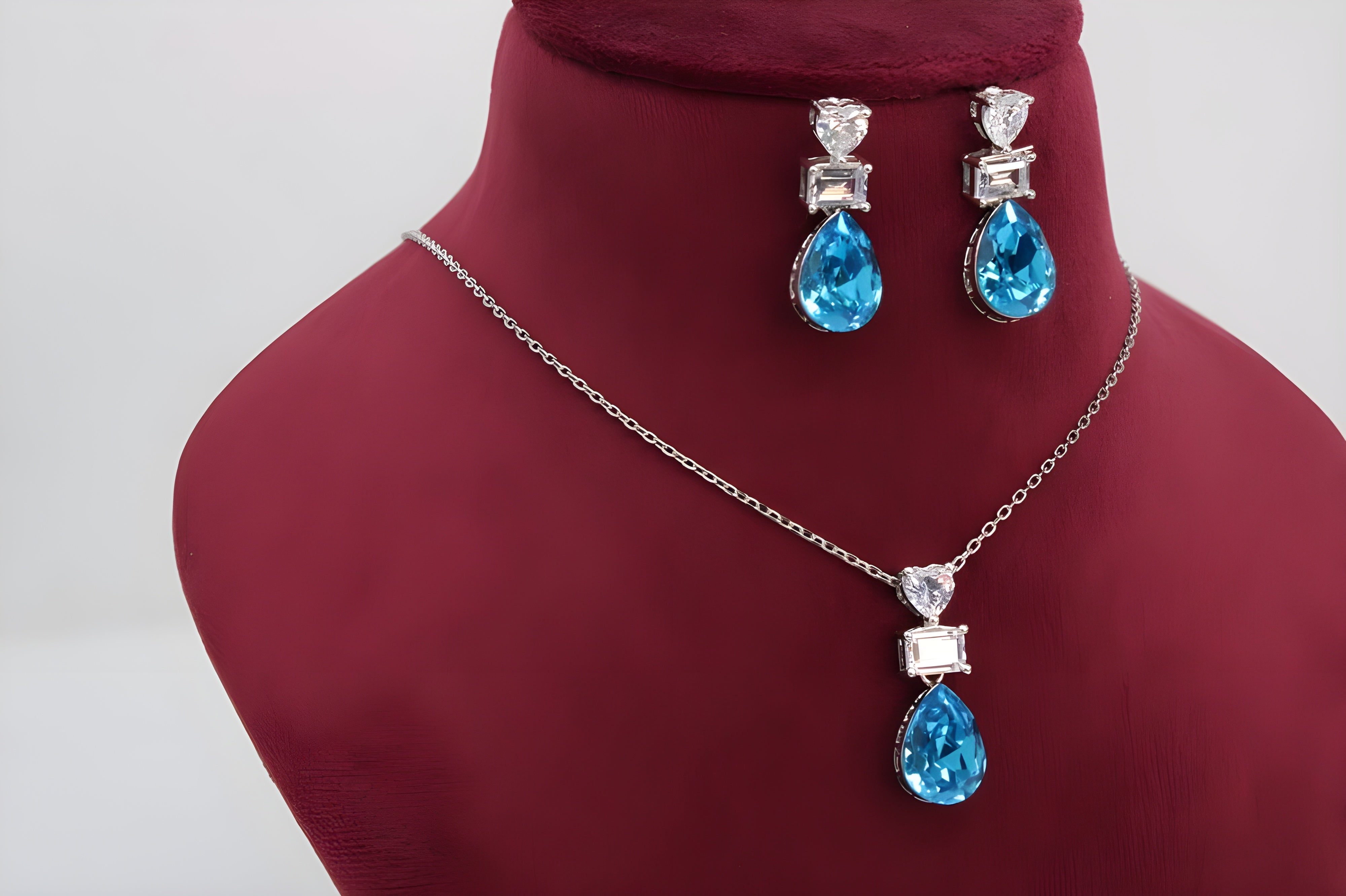 Ocean Elegance Blue Crystal Pendant Set