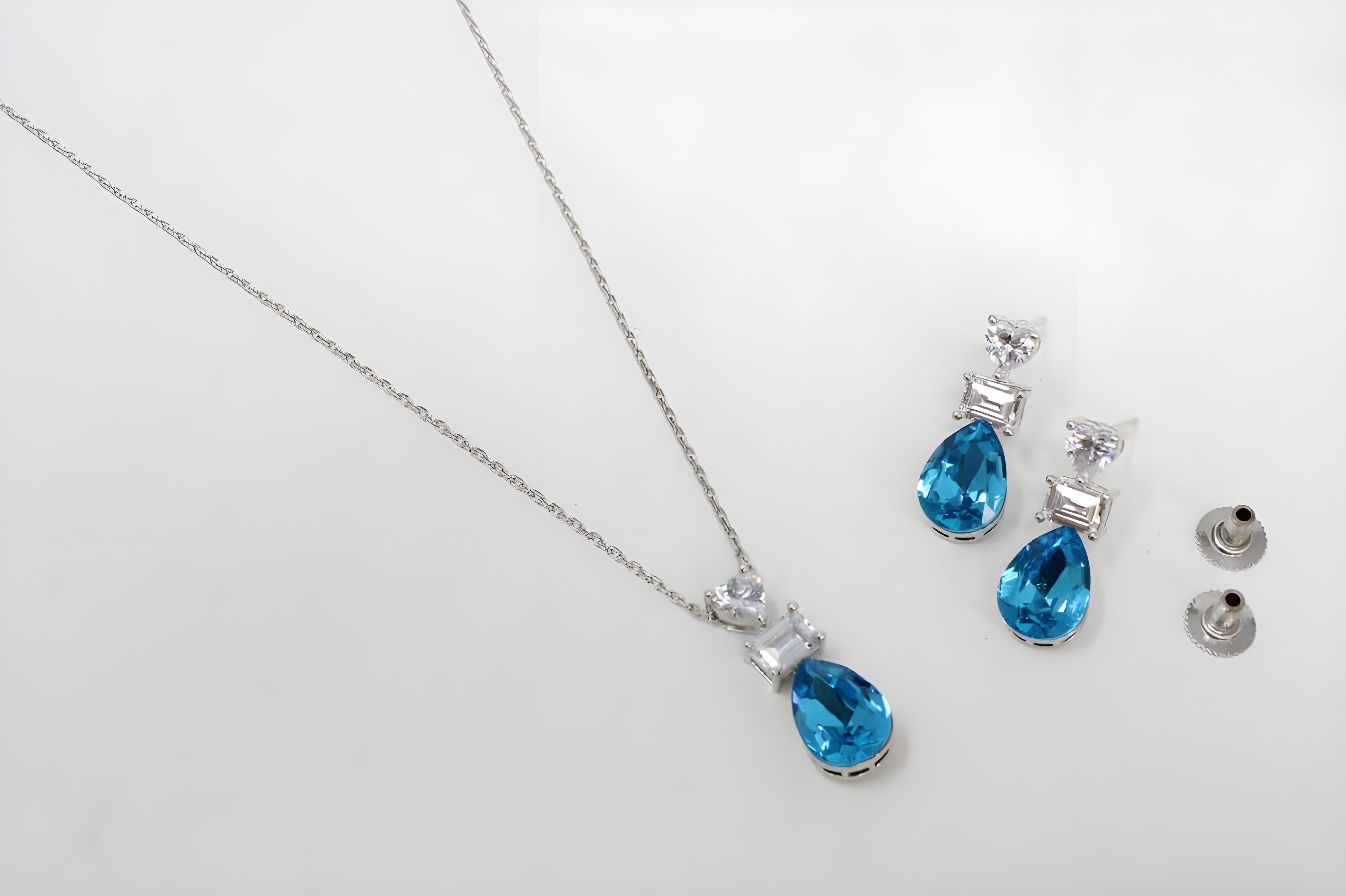 Ocean Elegance Blue Crystal Pendant Set