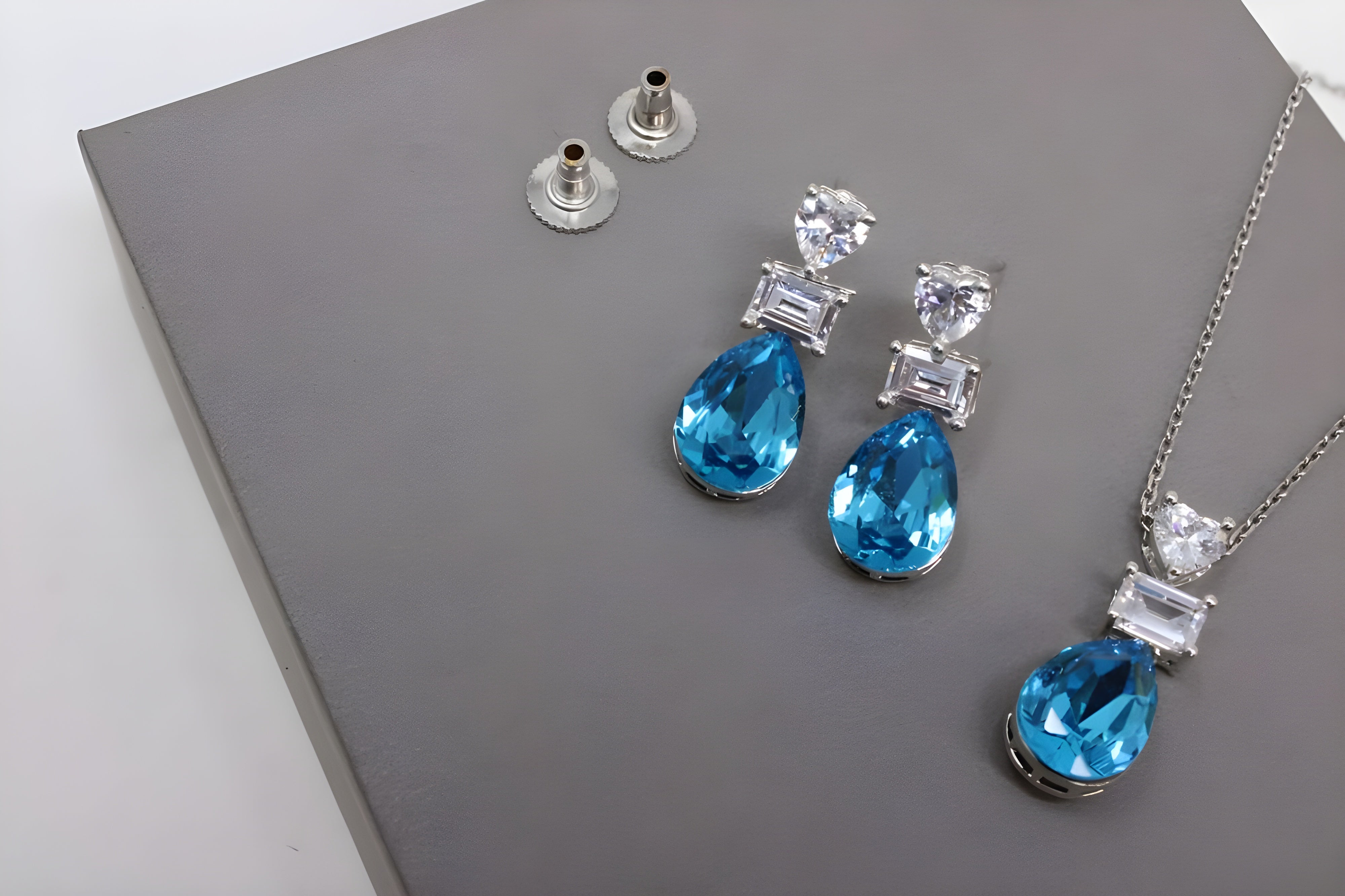 Ocean Elegance Blue Crystal Pendant Set