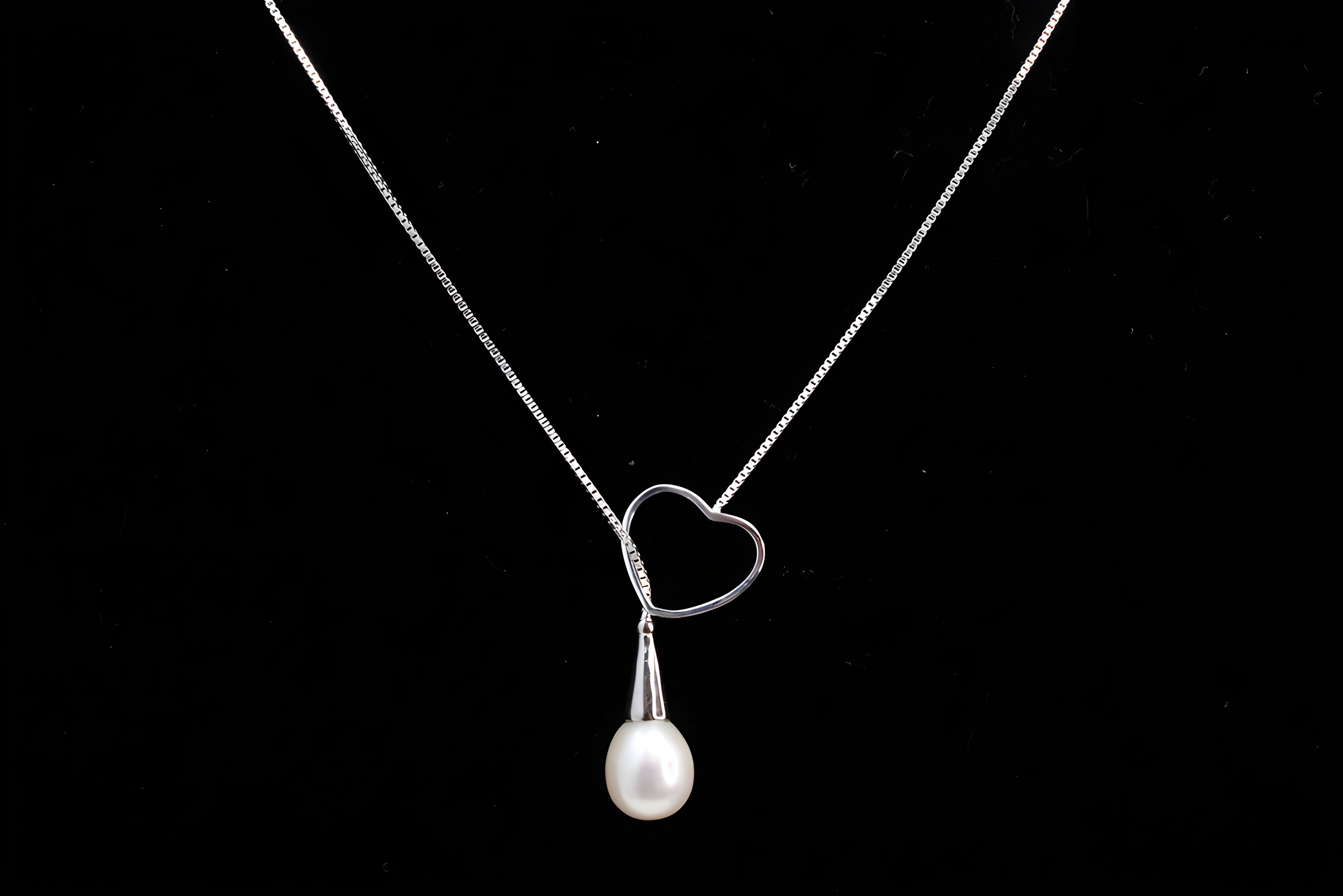 Sterling Silver Pendant Set with Drop-Shaped Artificial Pearls