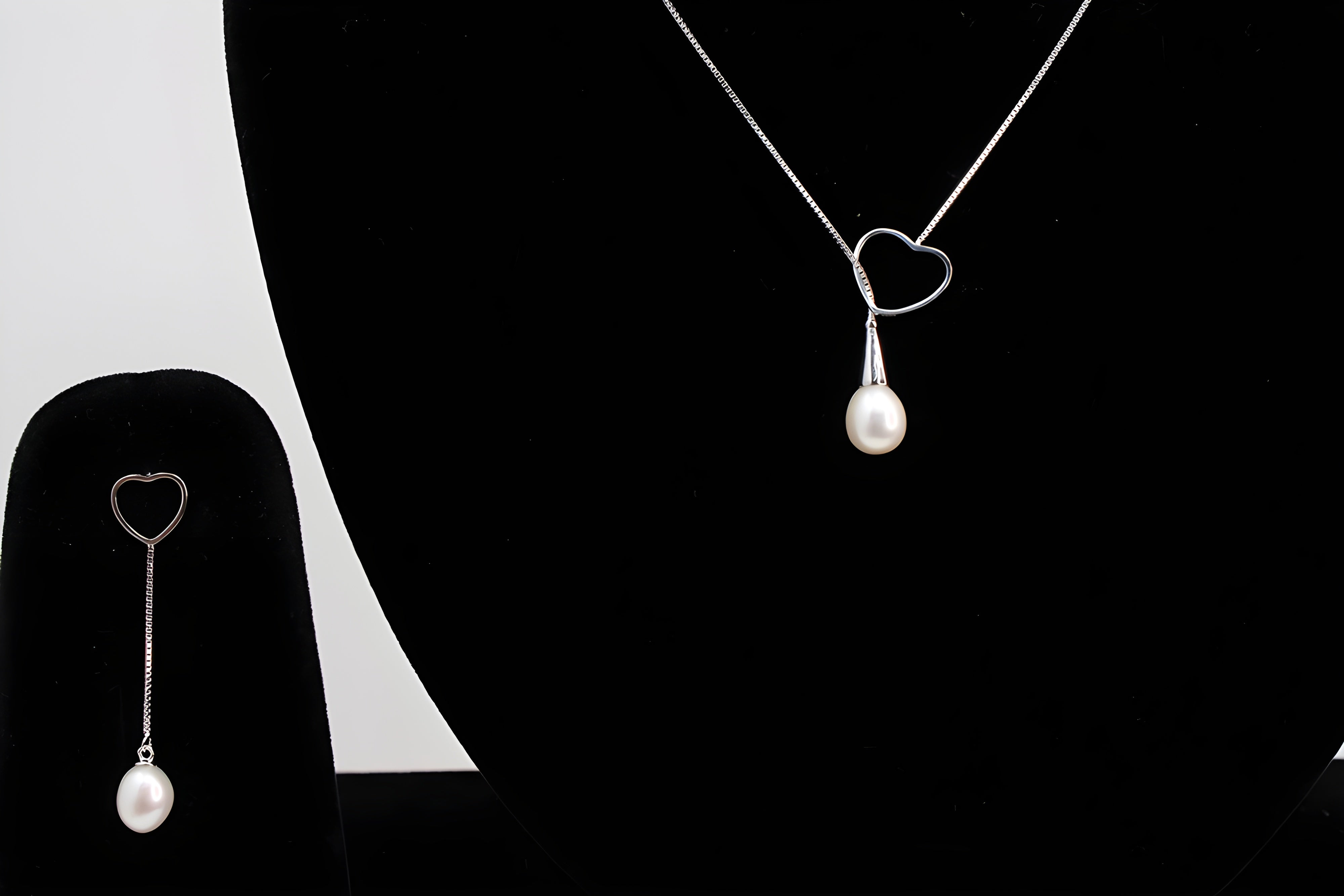 Sterling Silver Pendant Set with Drop-Shaped Artificial Pearls