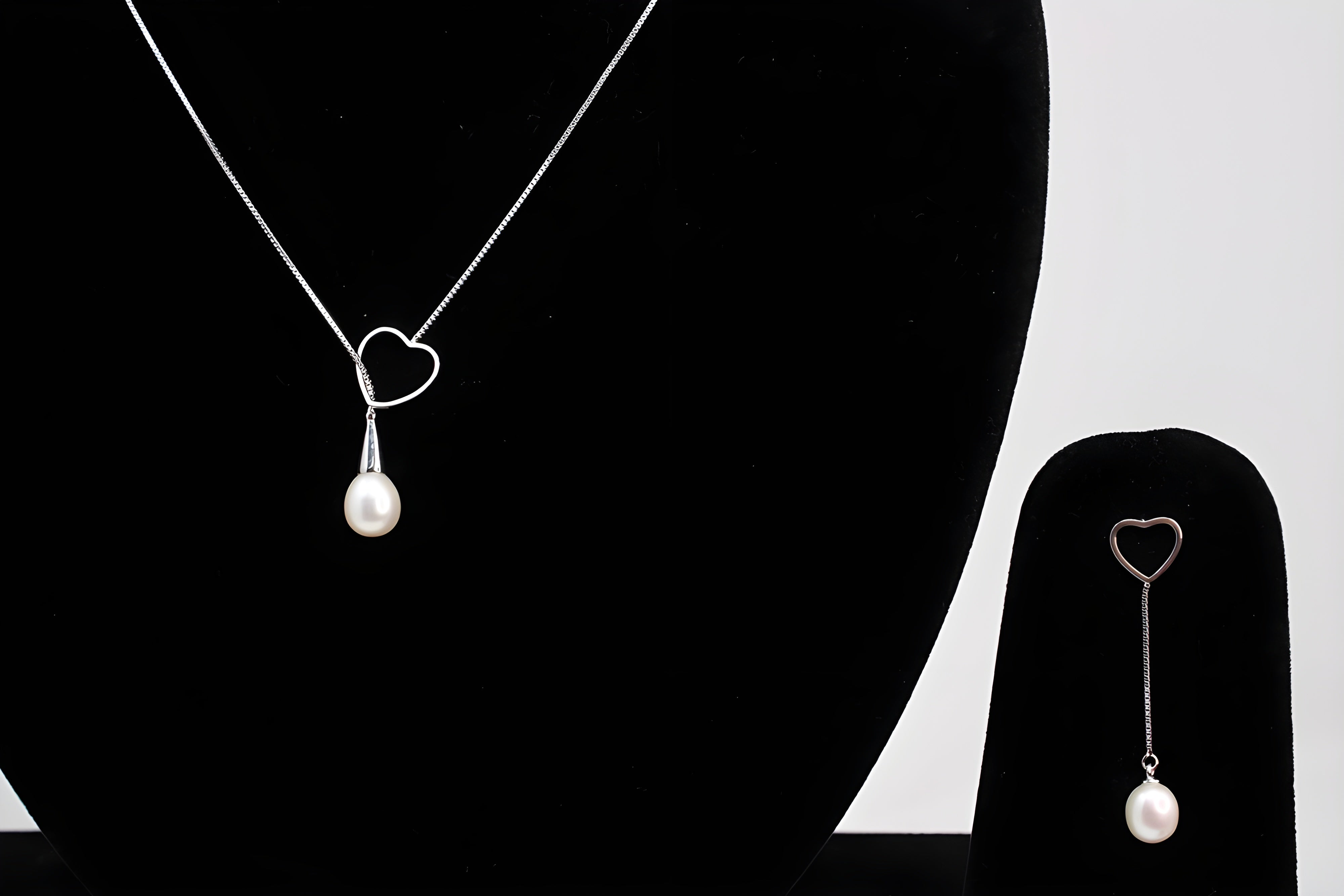 Sterling Silver Pendant Set with Drop-Shaped Artificial Pearls