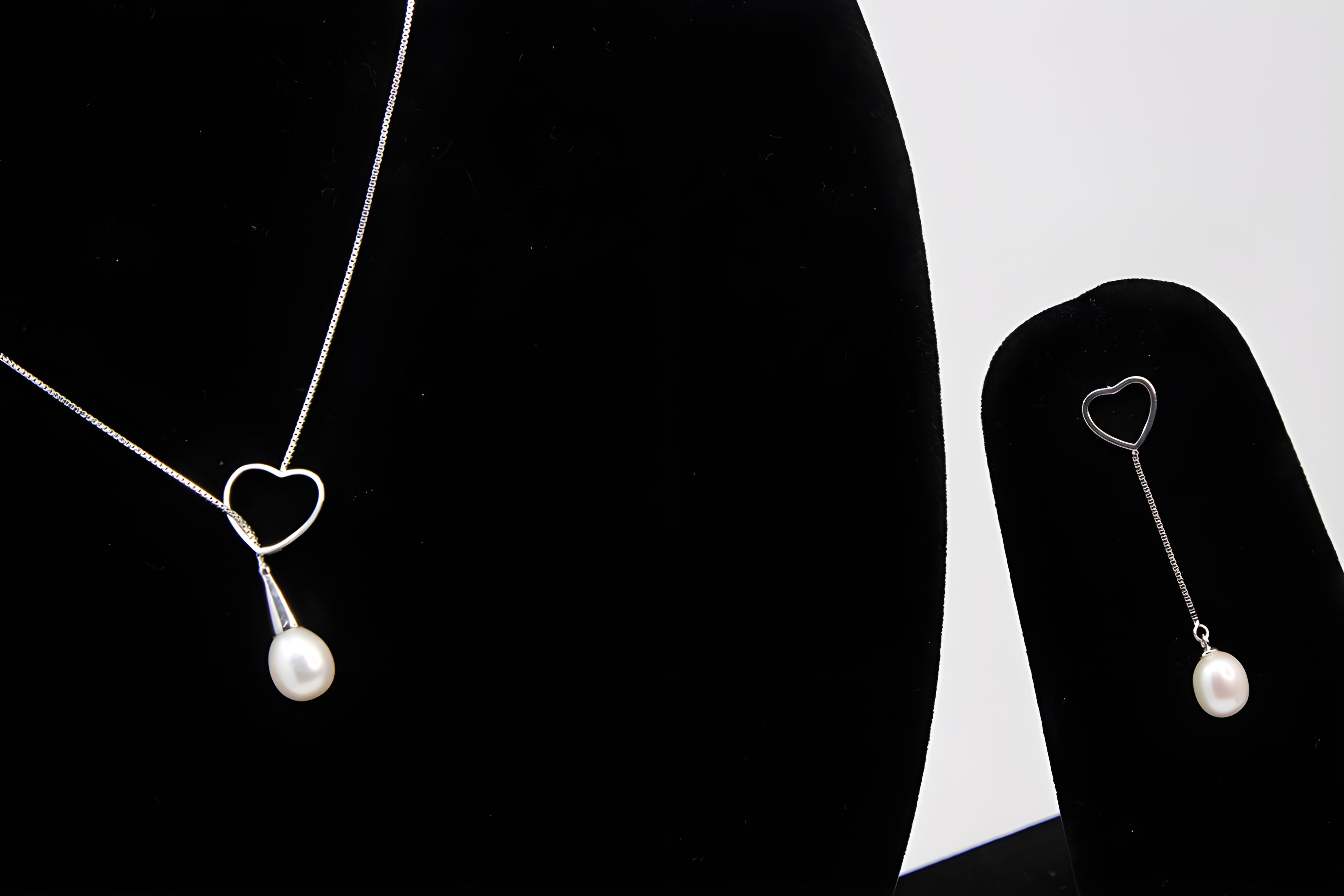 Sterling Silver Pendant Set with Drop-Shaped Artificial Pearls