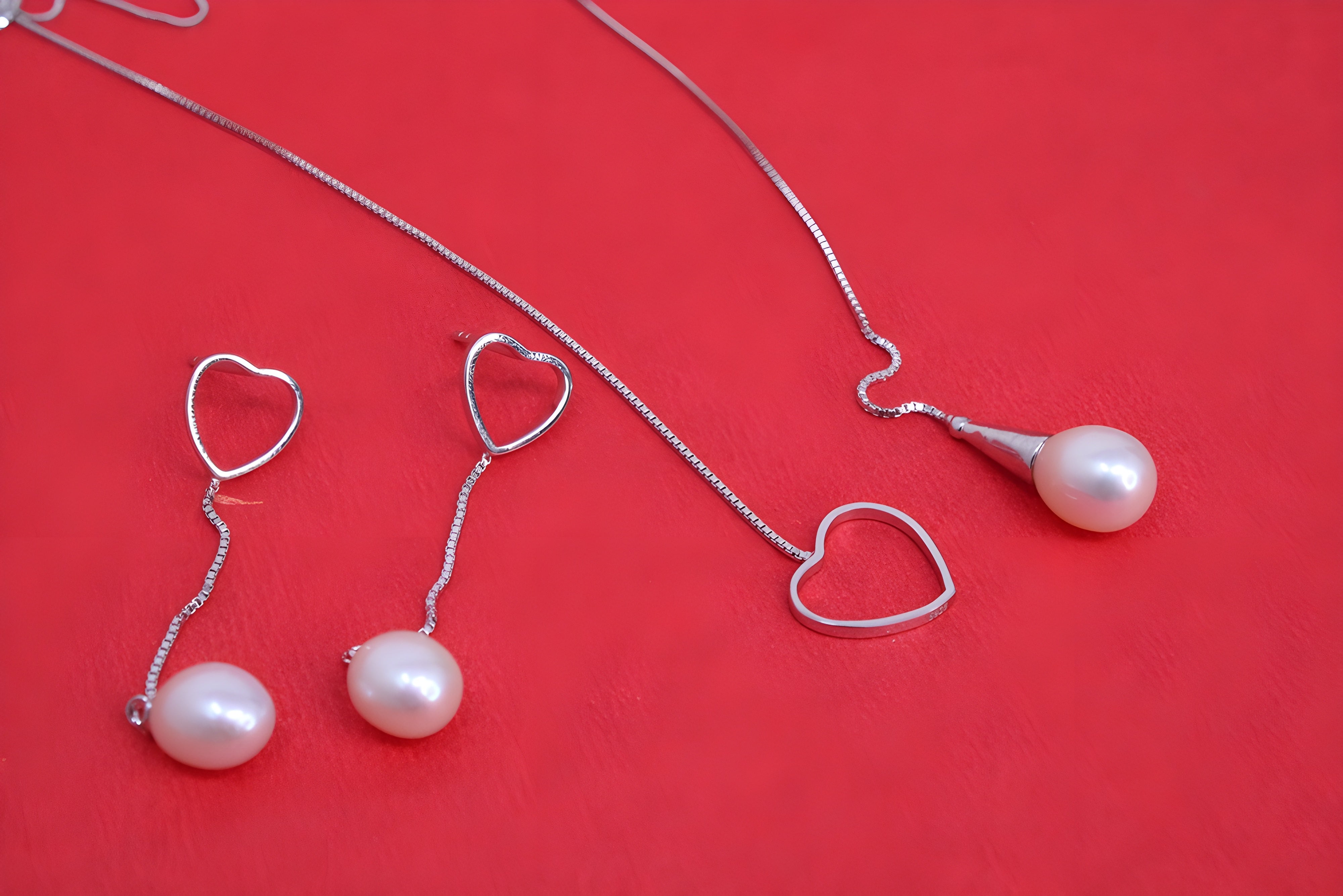 Sterling Silver Pendant Set with Drop-Shaped Artificial Pearls