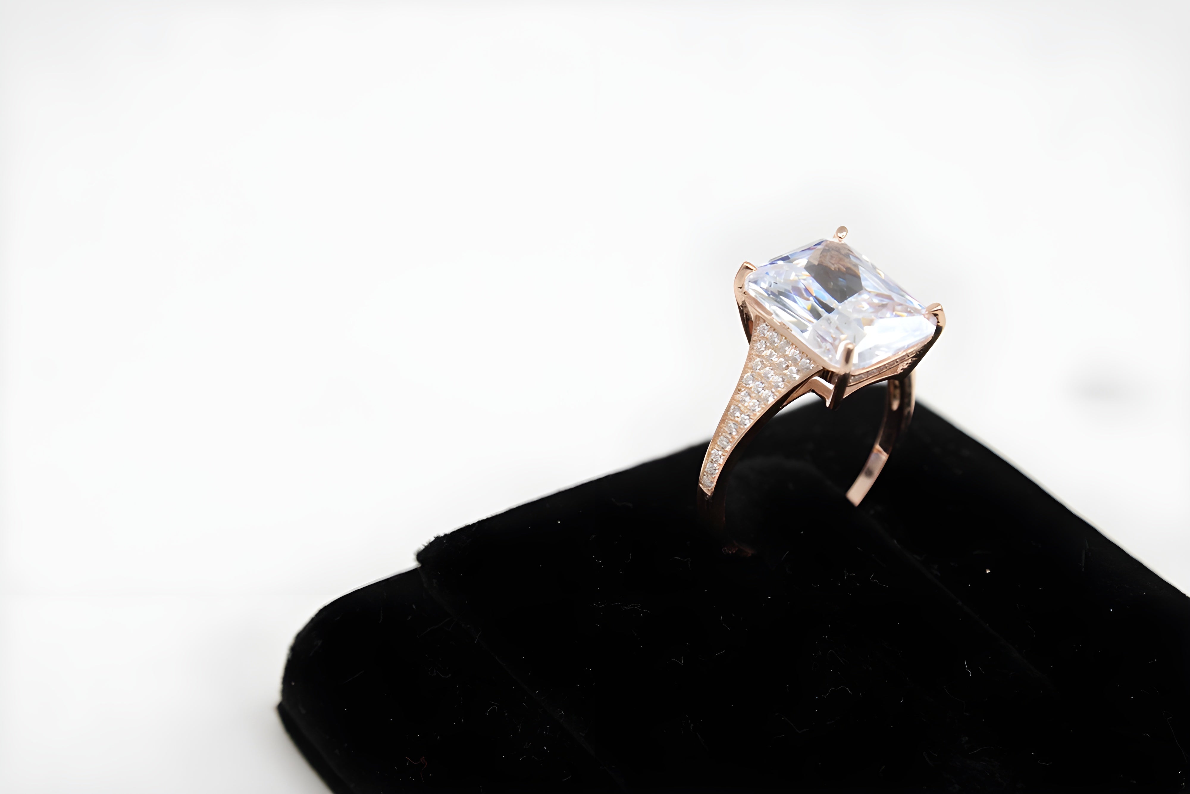 Copper Gold Elegance VeeLux Premium Crystal Ring