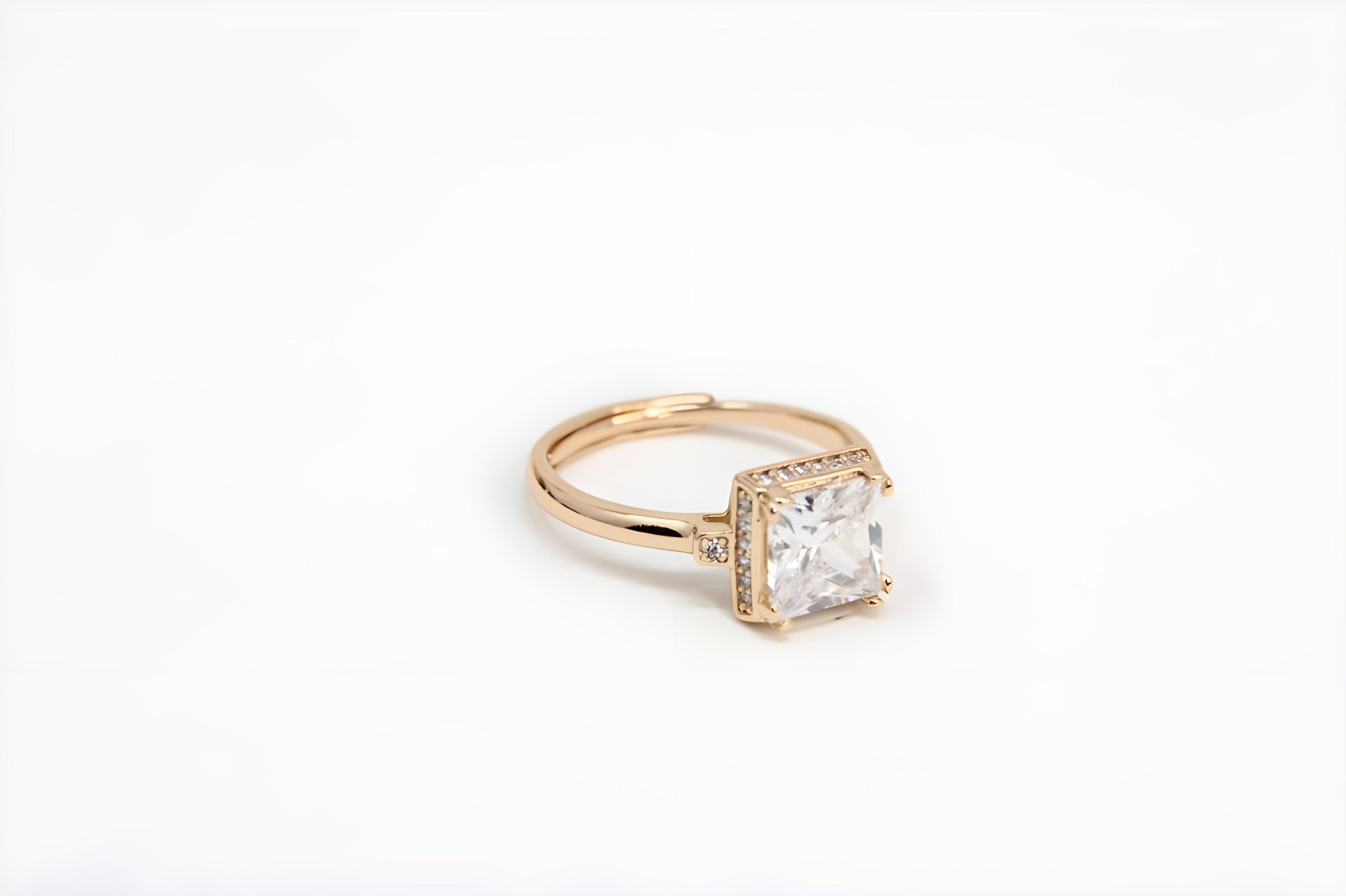 Golden Solitaire Crystal Ring