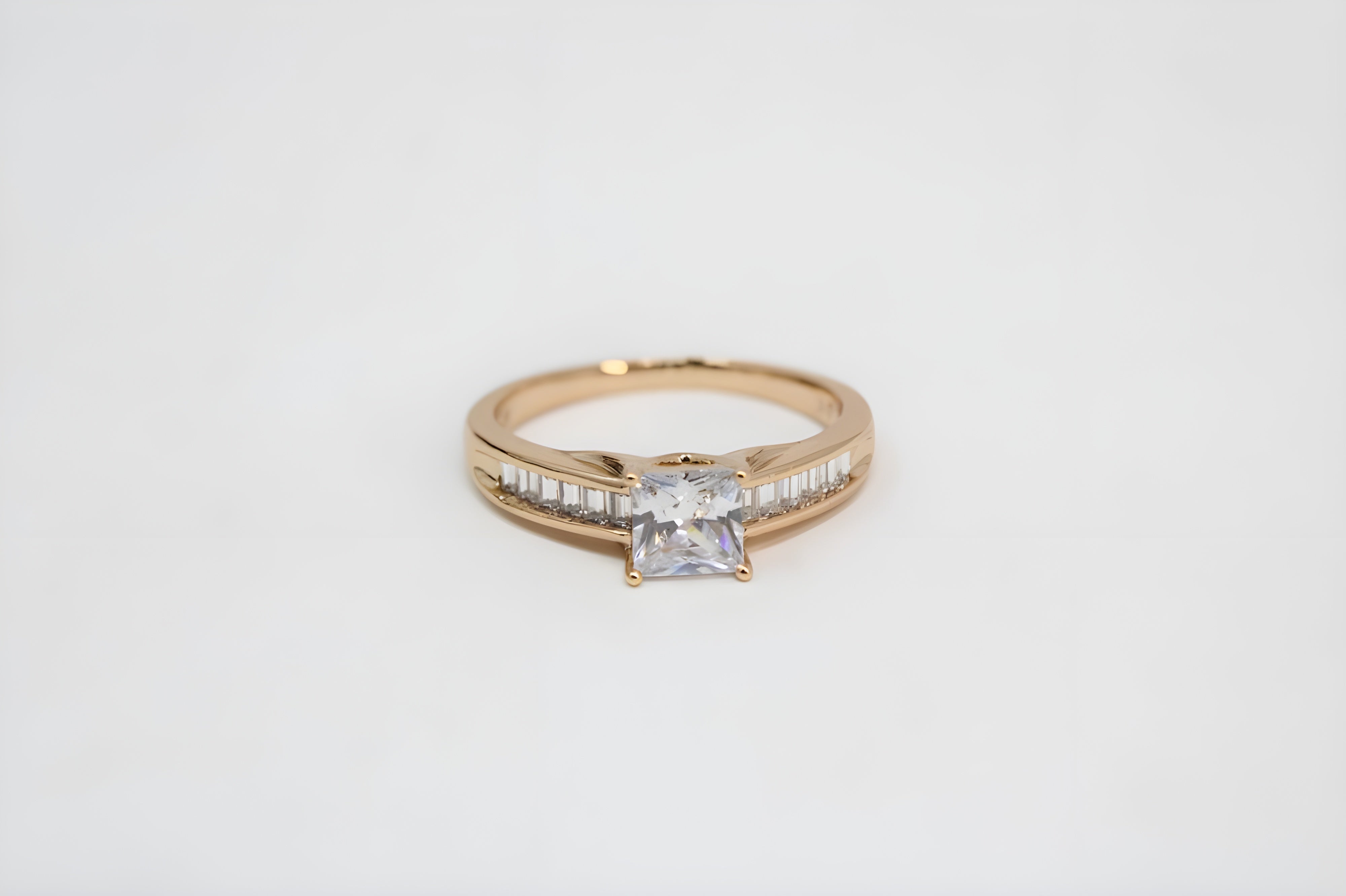 Golden Elegance Crystal Ring