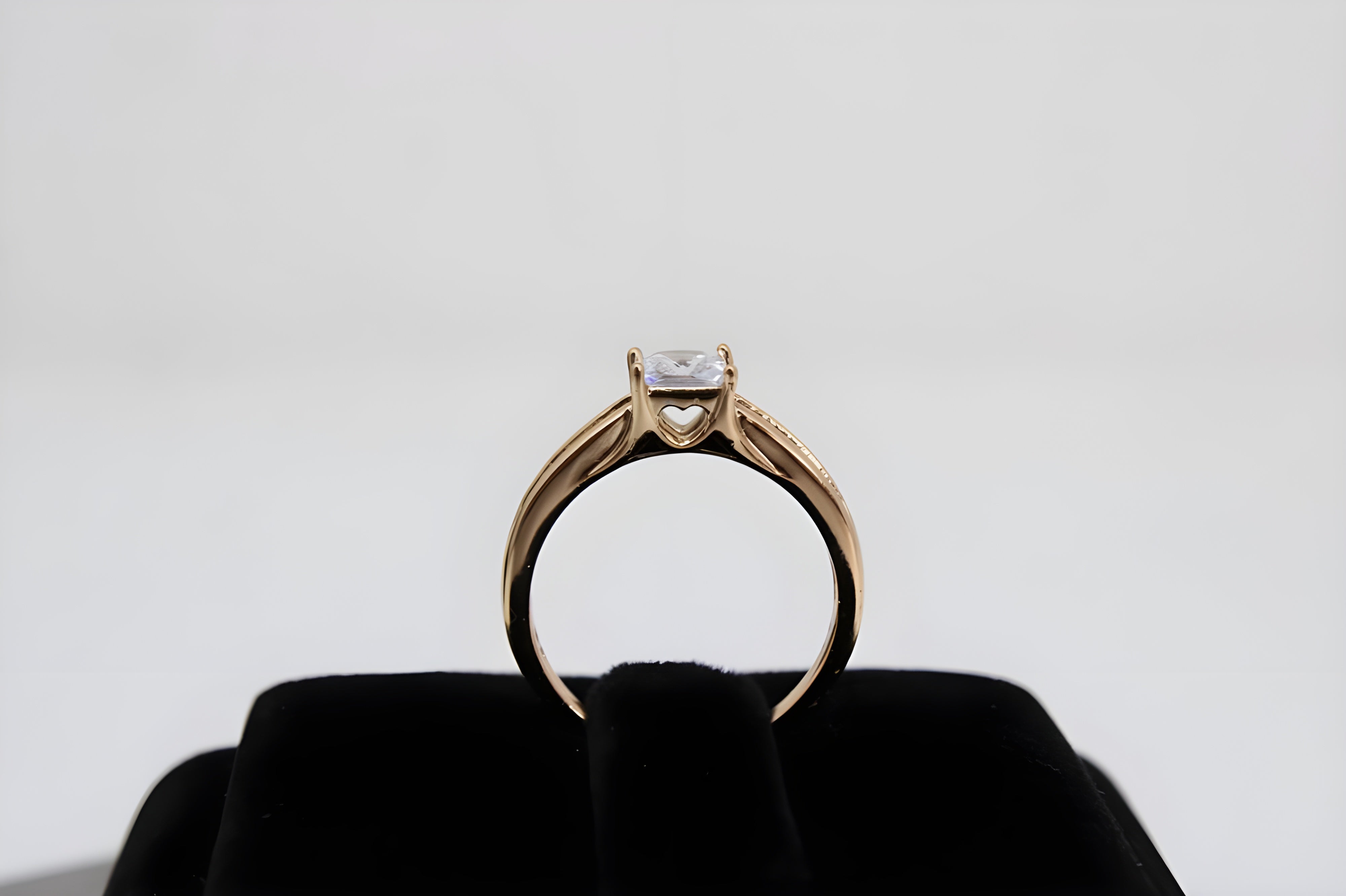 Golden Elegance Crystal Ring