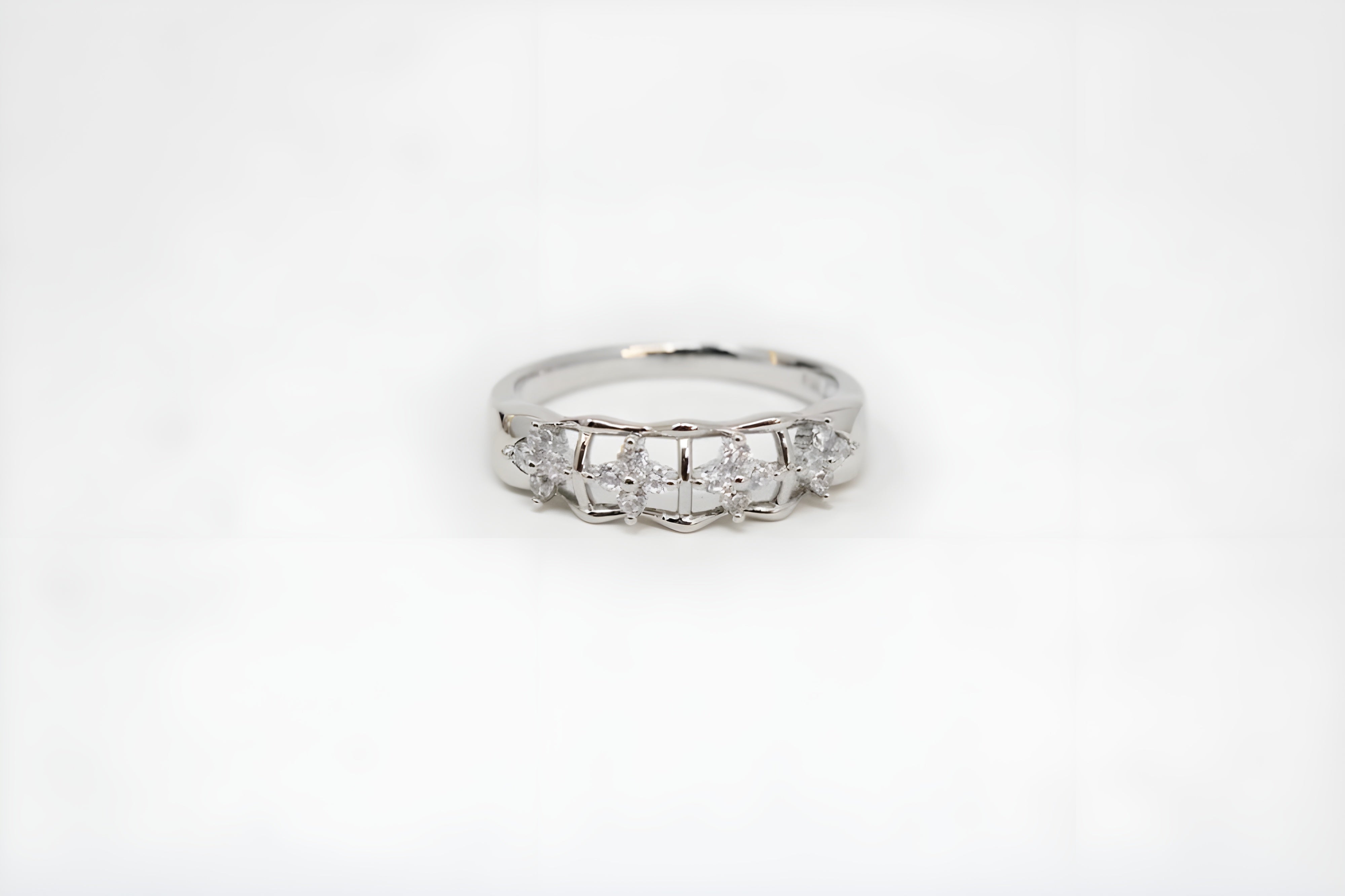 Dazzling Silver Crystal Ring