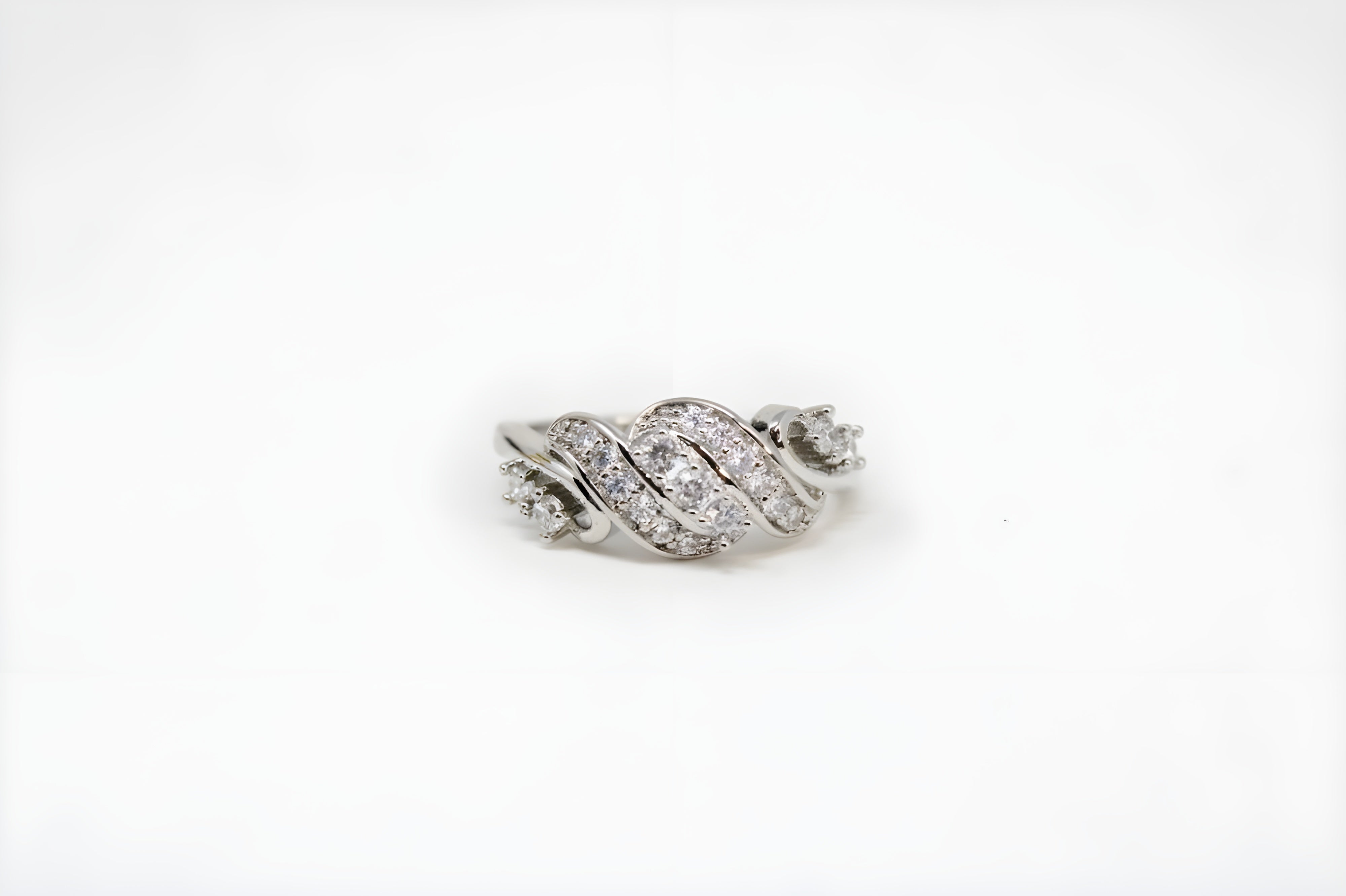 Twinkling Silver Wave Ring