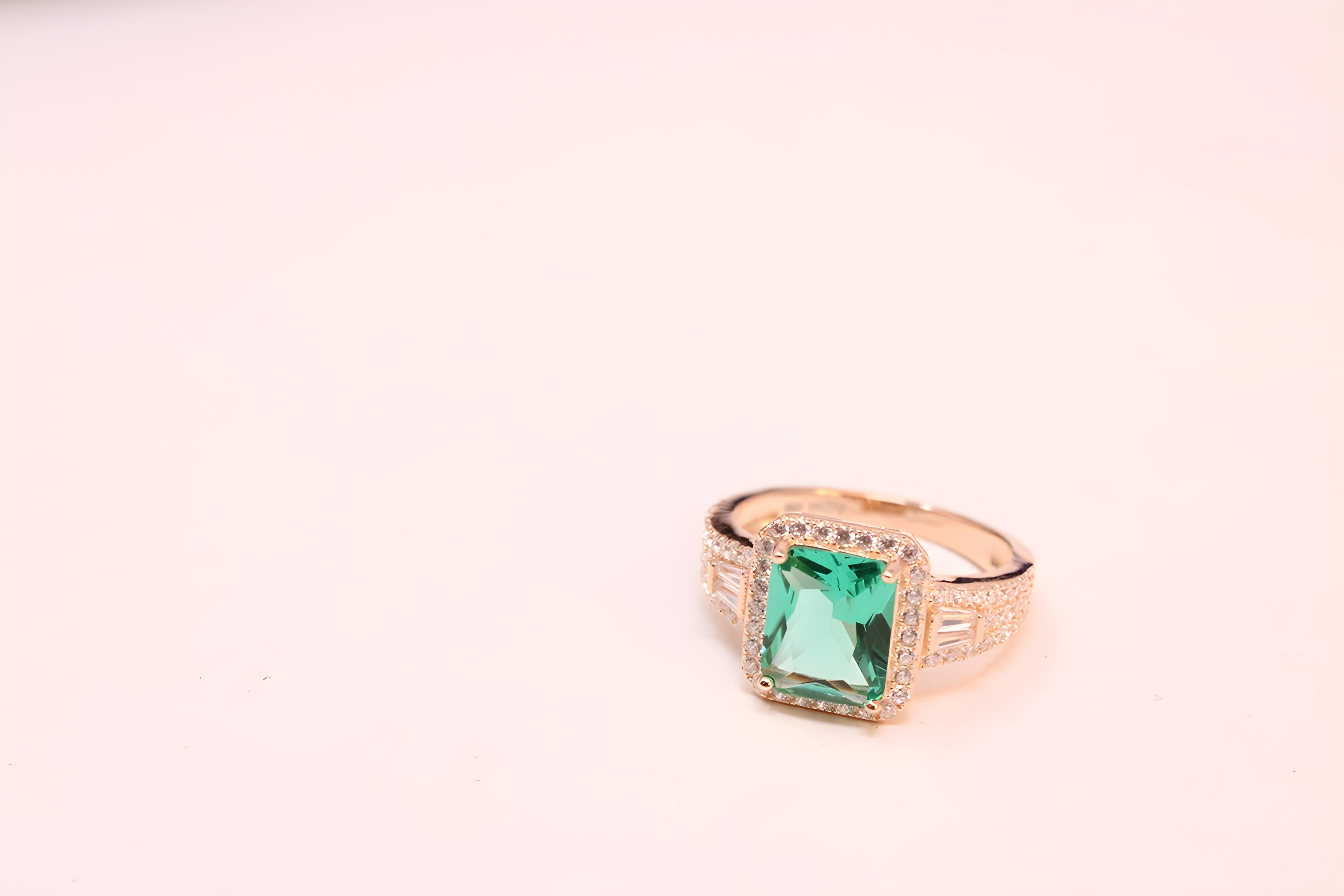 Gleaming Meadow VeeLux Premium Crystal Ring