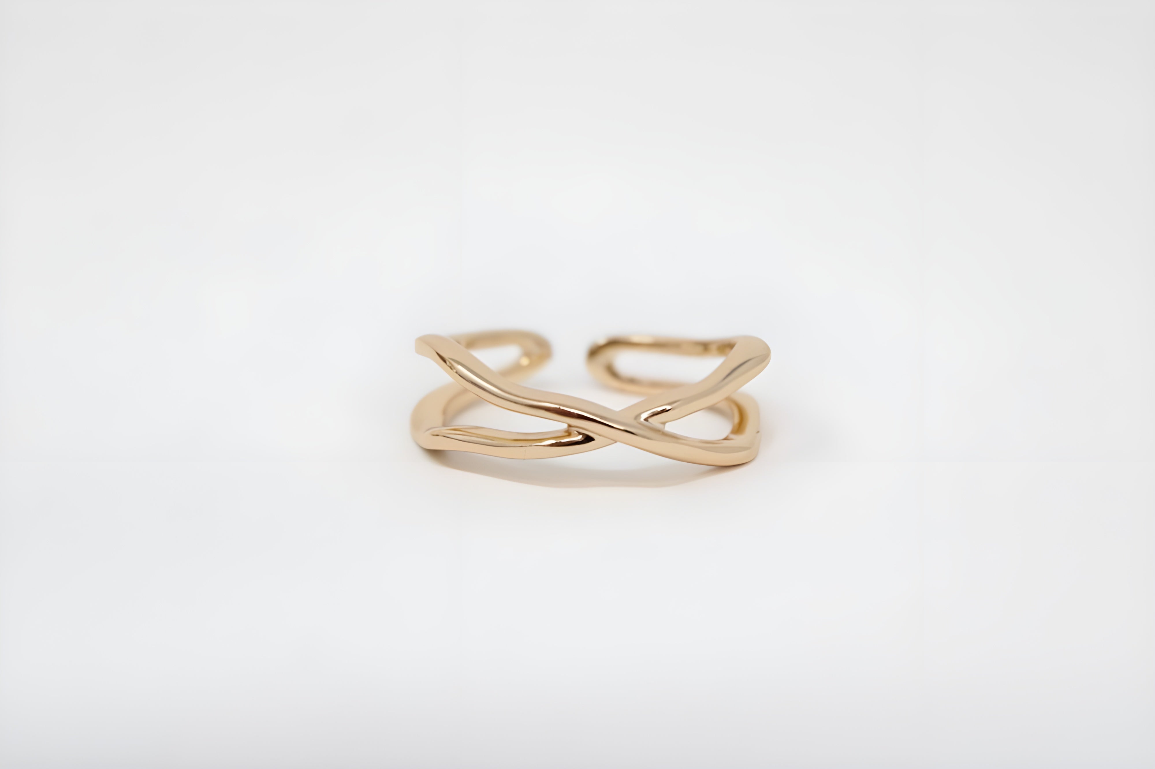 Golden Wire Elegance Ring