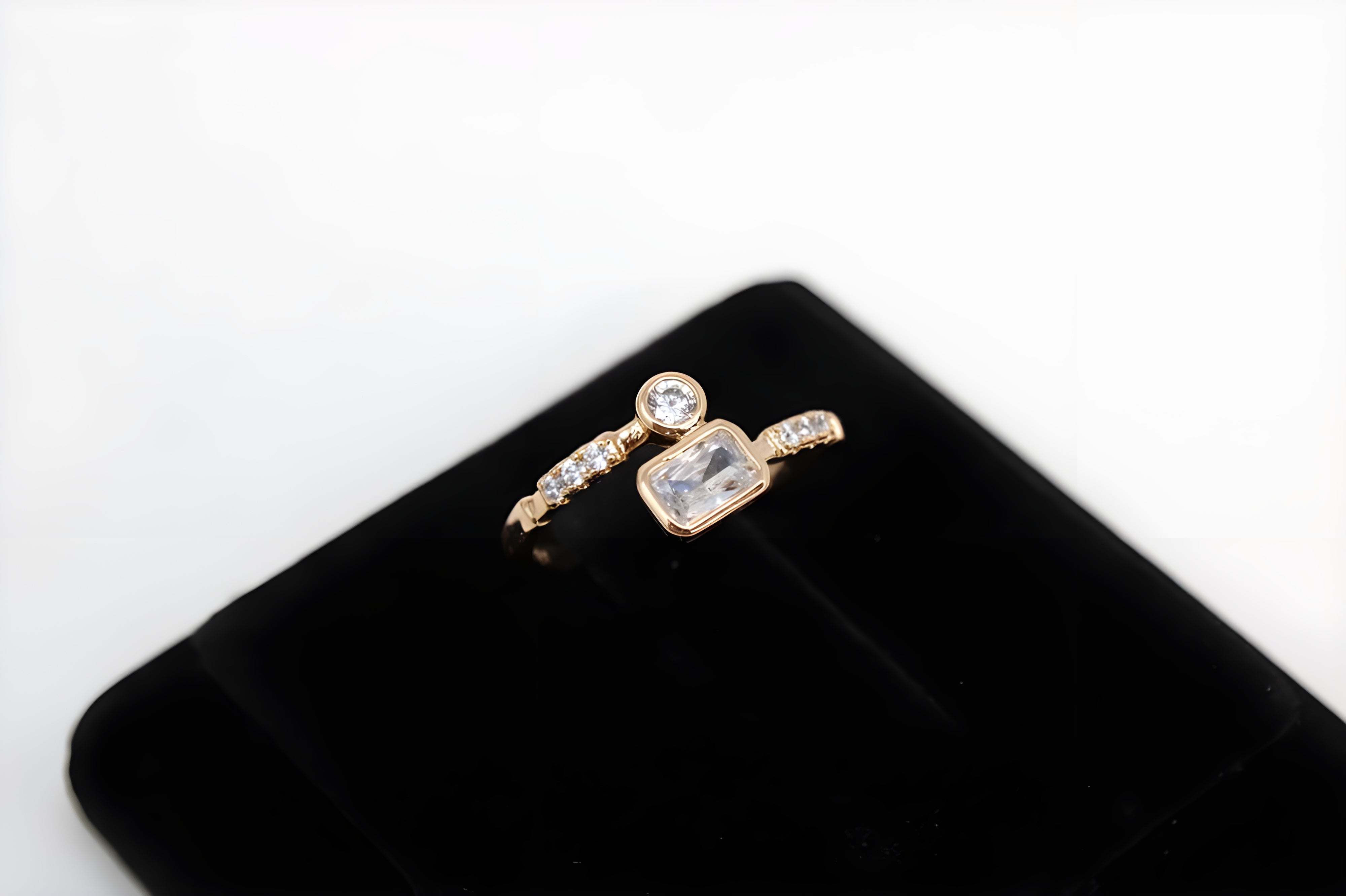 Golden Elegance Crystal Ring