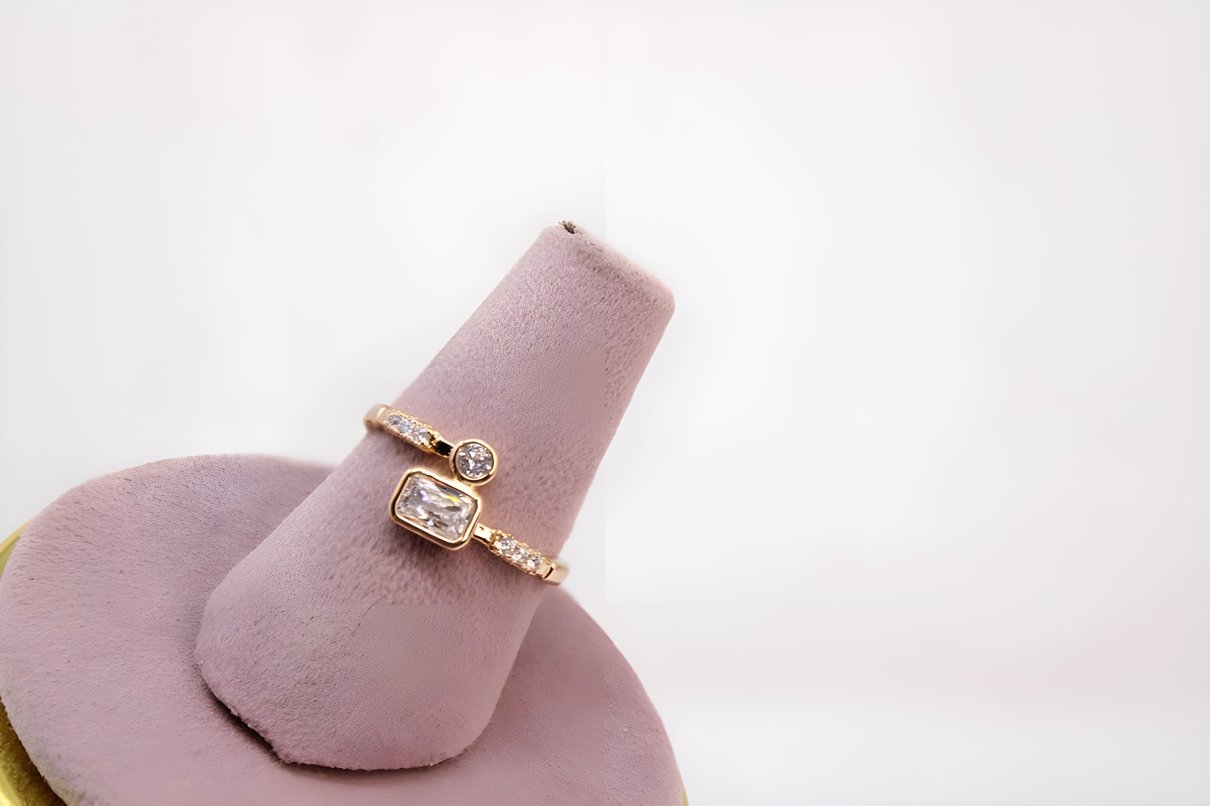 Opulent Gold Crystal Ring