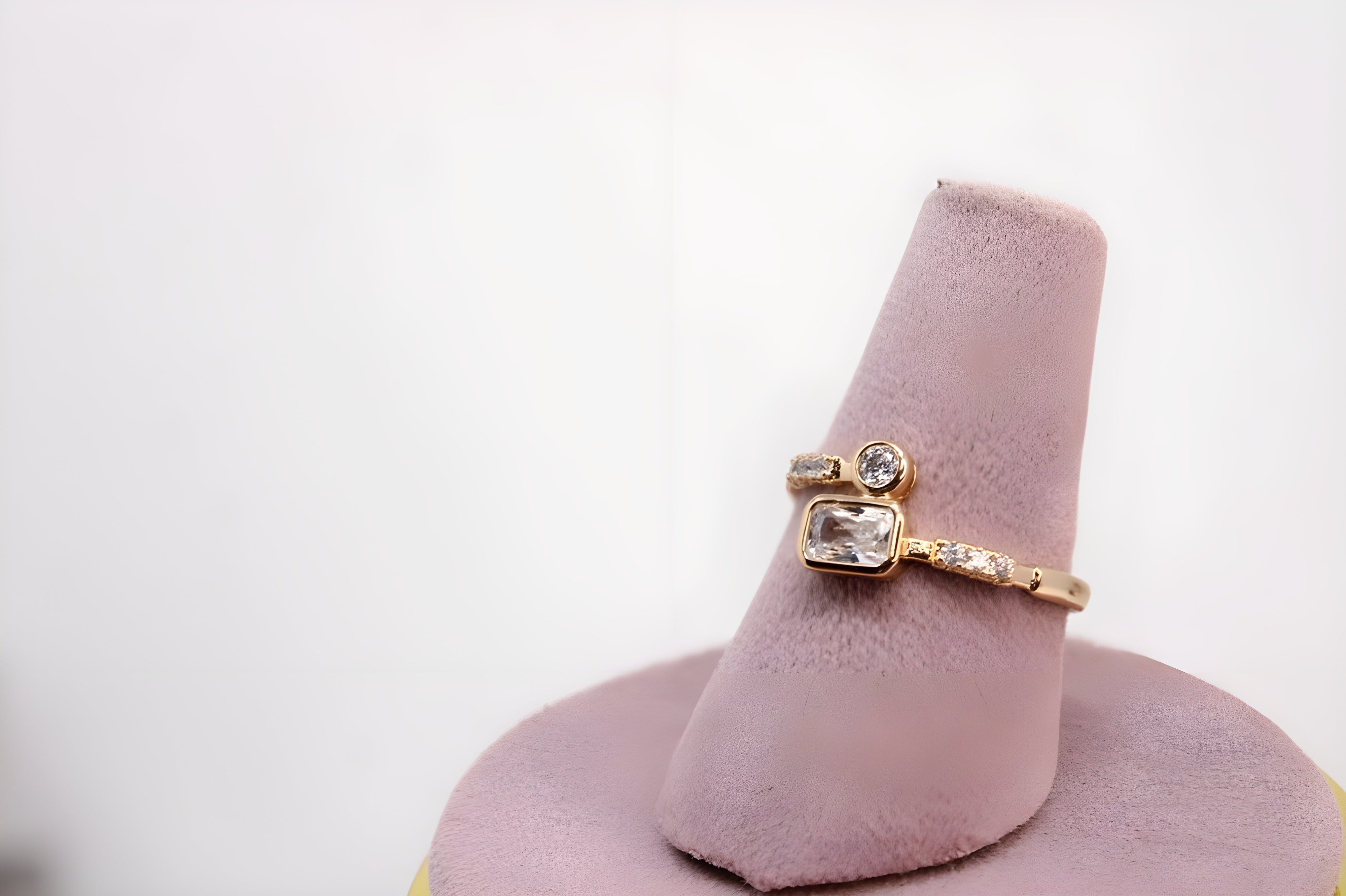 Golden Elegance Crystal Ring