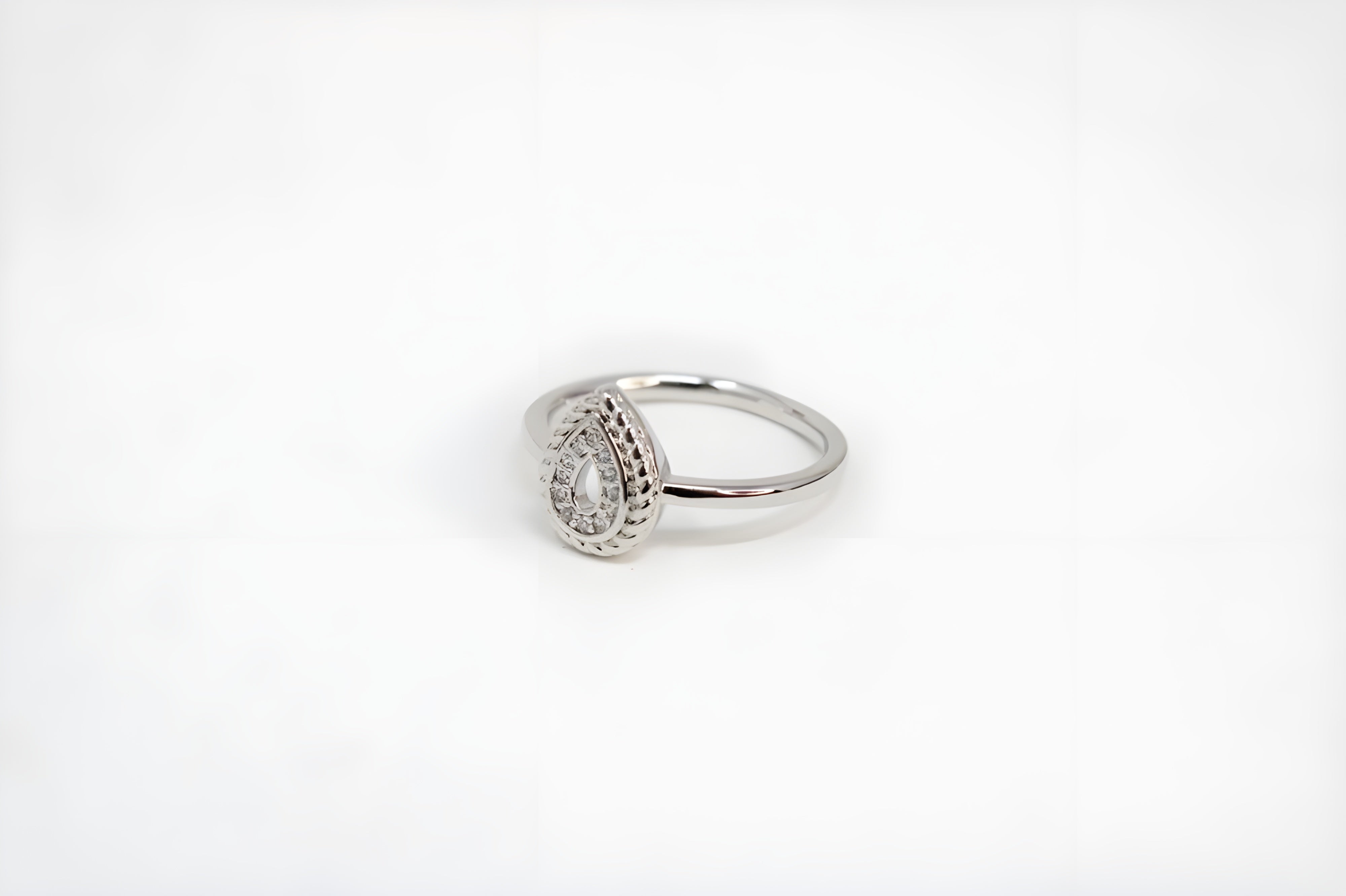 Elegant Teardrop Crystal Ring