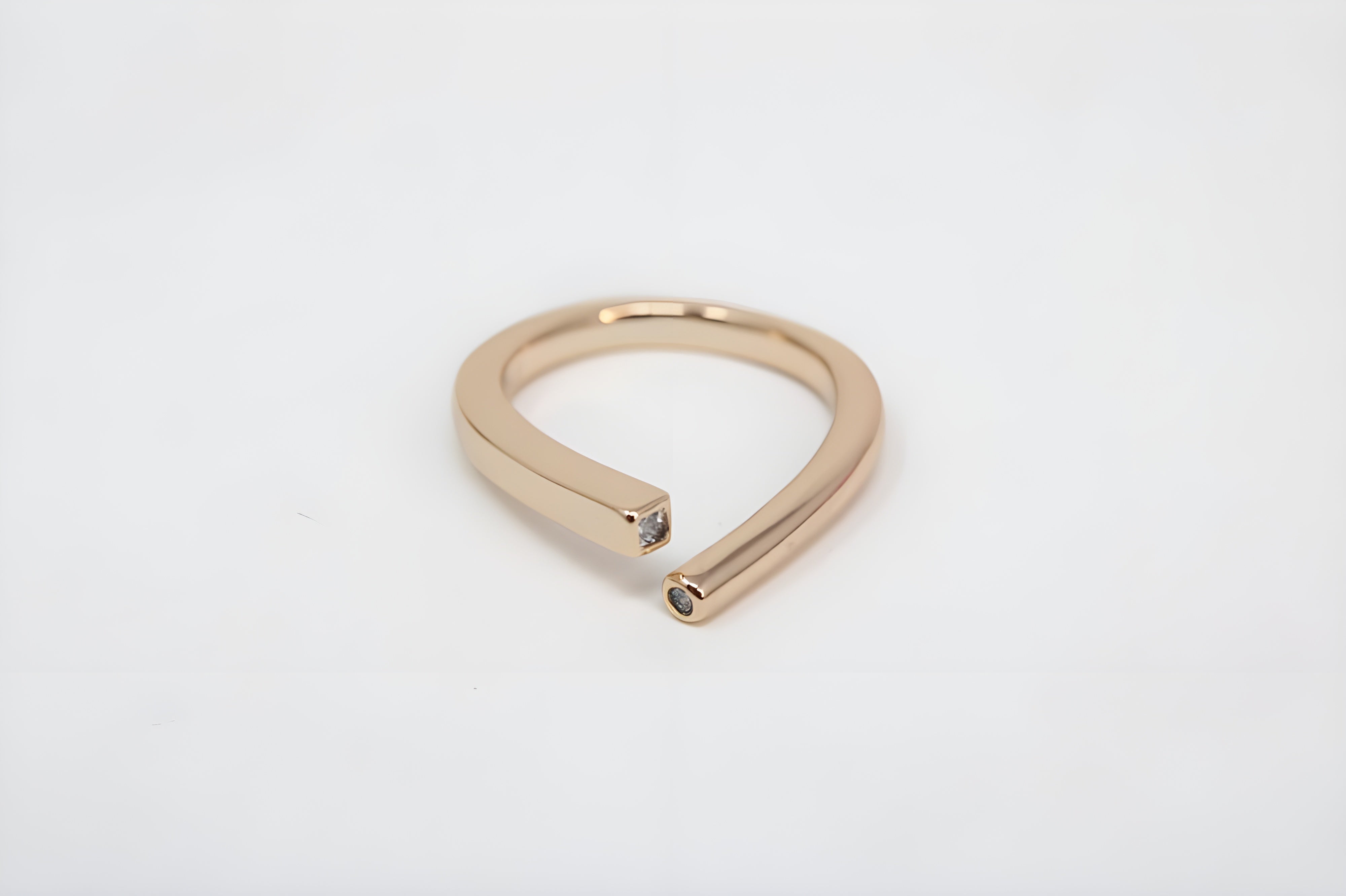 Golden Glow Line Ring