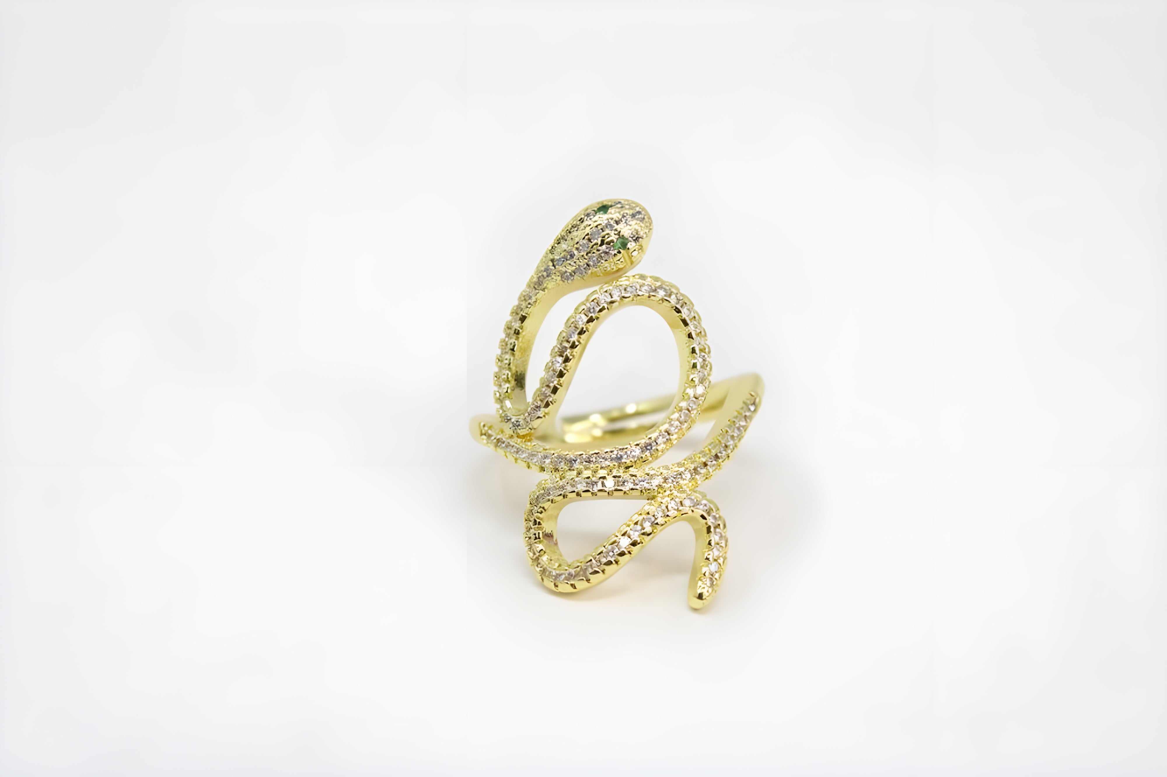 Golden spark Serpent Elegance Ring