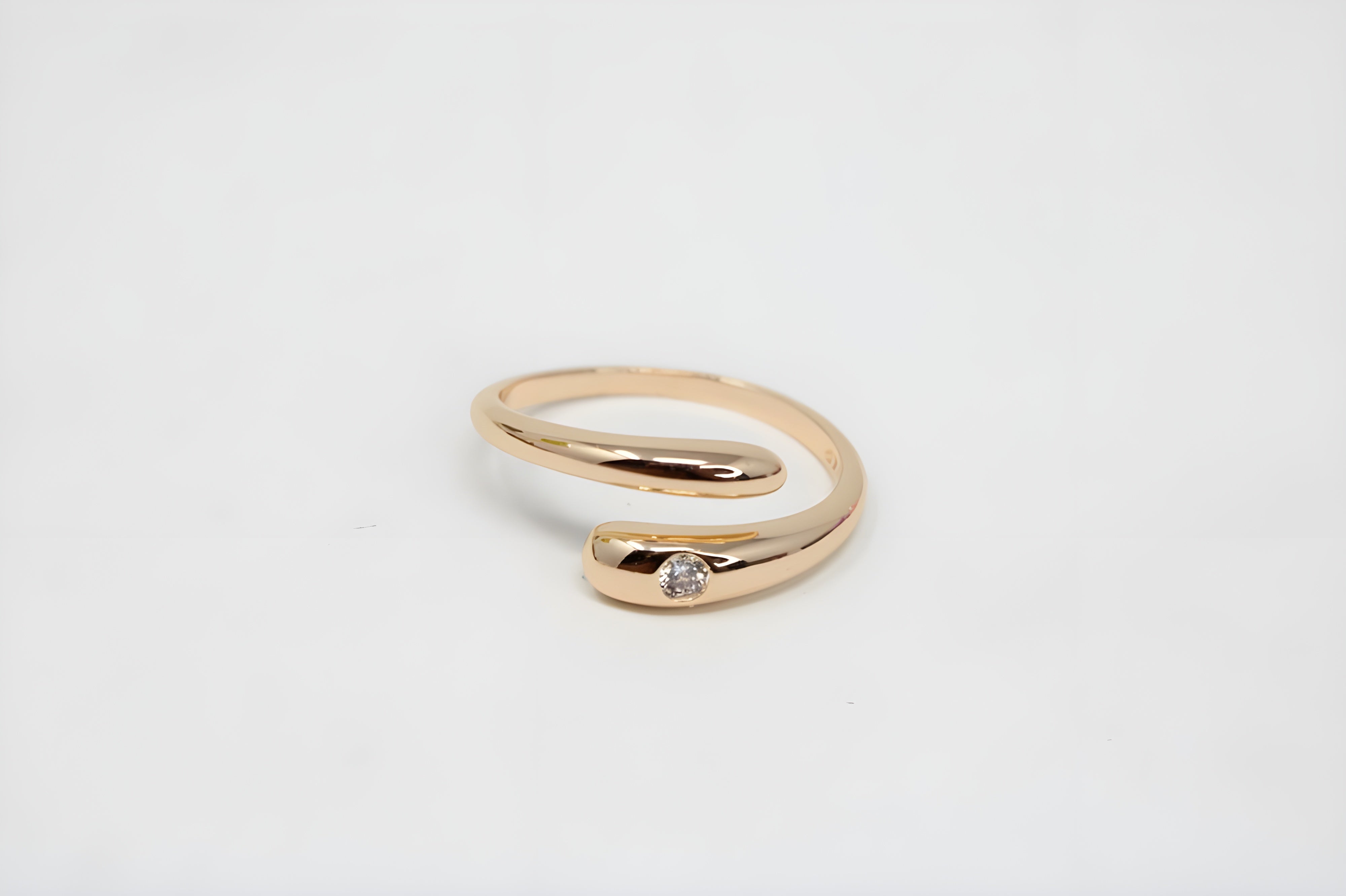 Golden Twist Elegance Ring