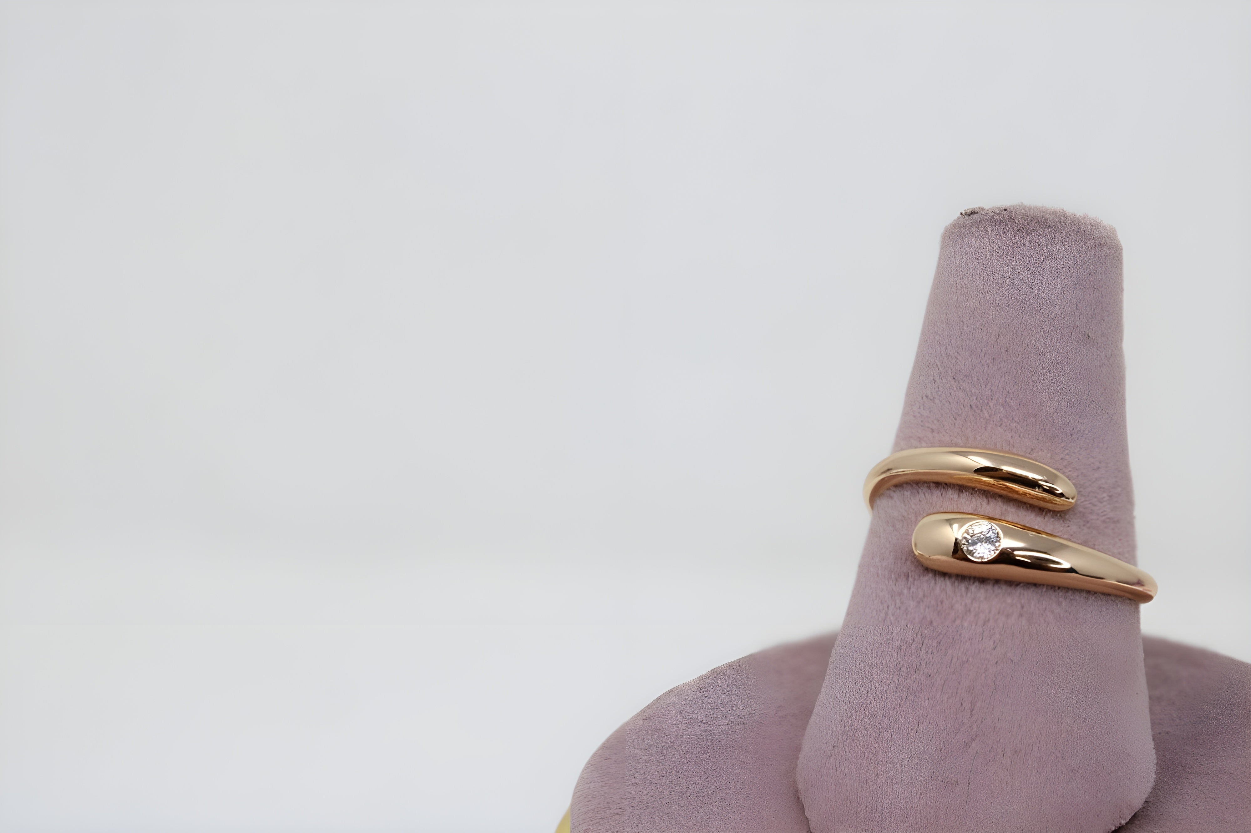 Golden Twist Elegance Ring