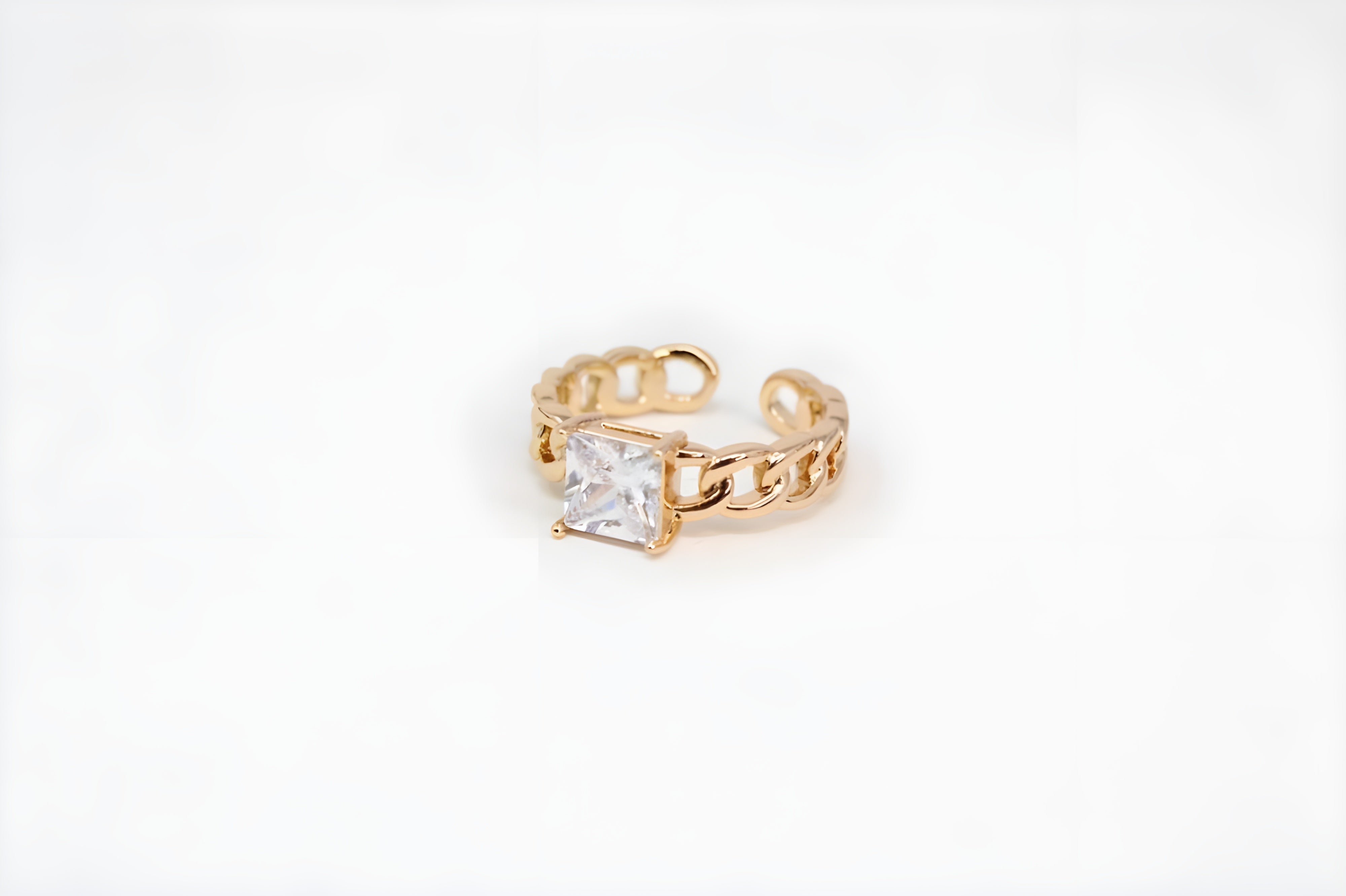 Elegant Gold-Plated Ring with Sparkling Cubic Zirconia