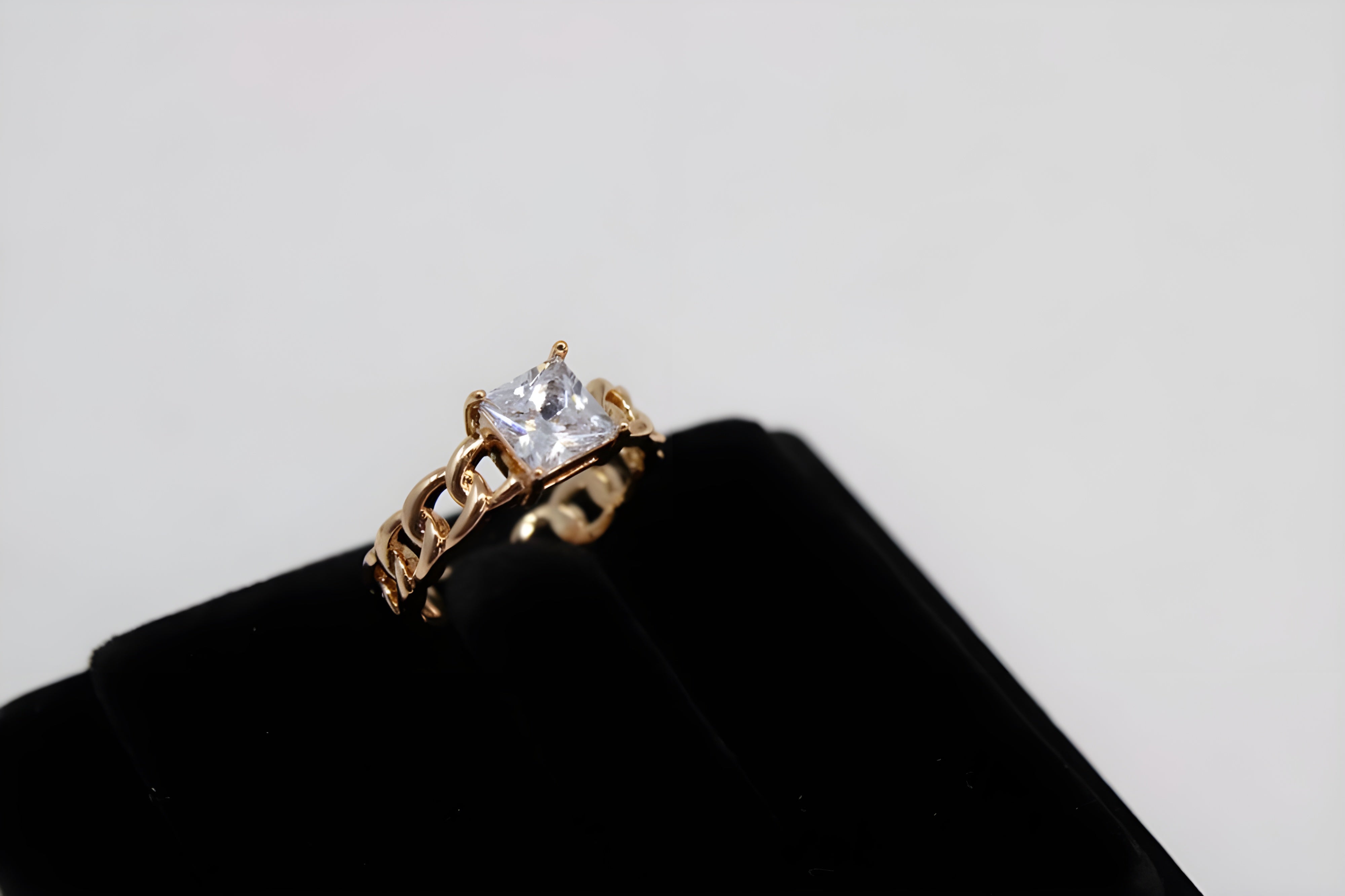 Elegant Gold-Plated Ring with Sparkling Cubic Zirconia